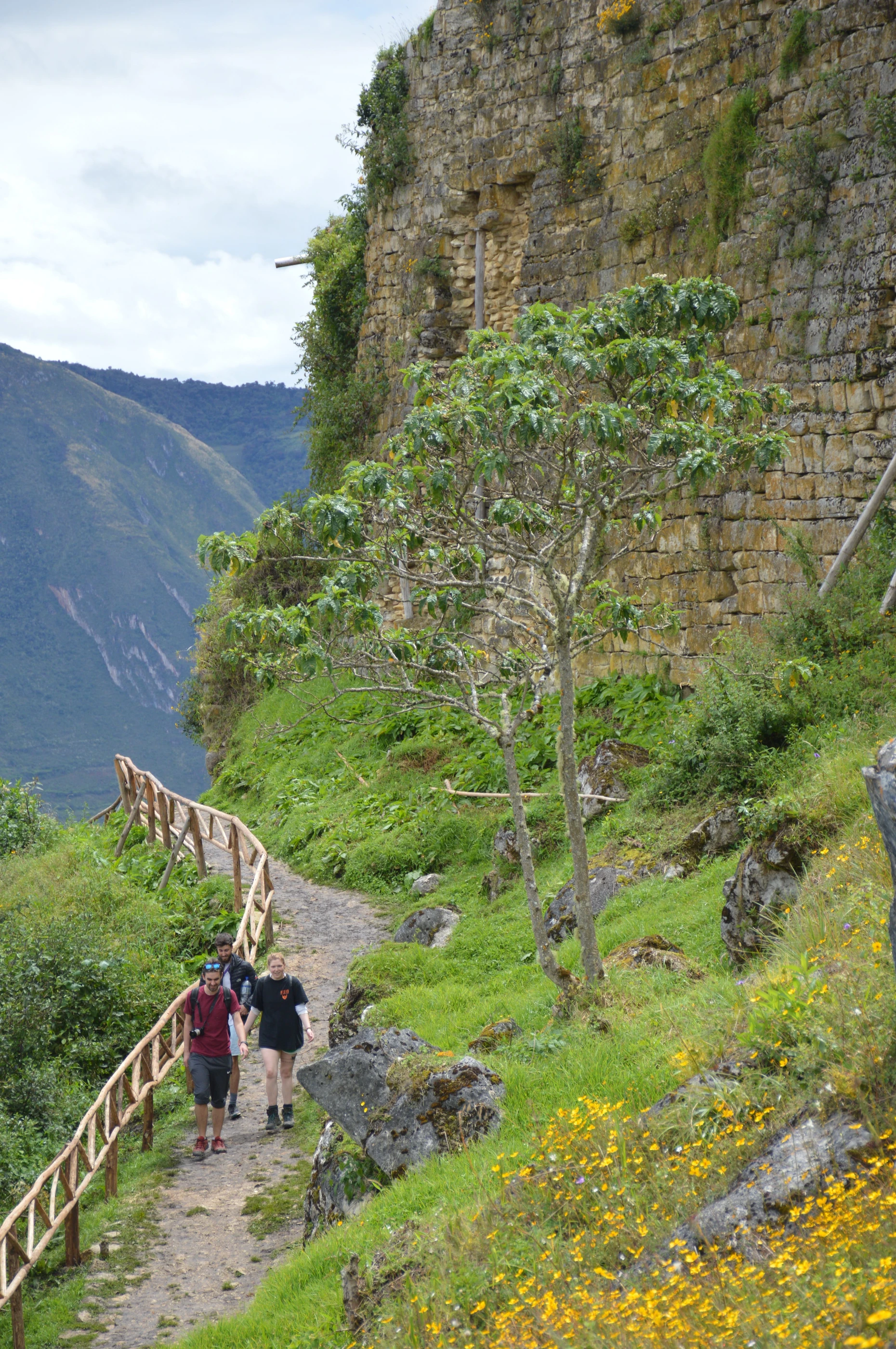 Die Wanderpfade im Norden Perus sind heute gut ausgebaut. Lokale Führer begleiten die Touristen.