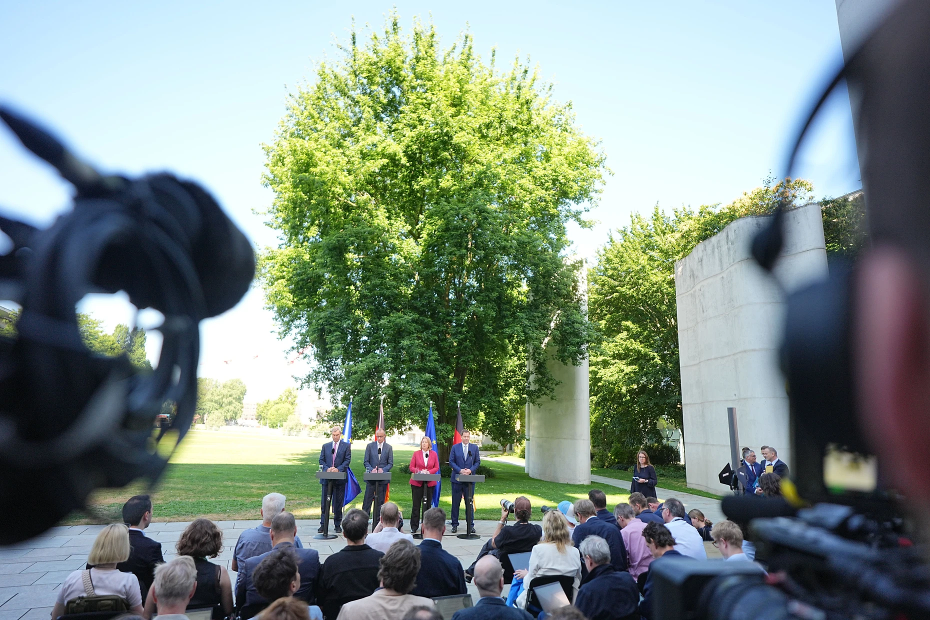 Söder, Merz, Bas und  Klingbeil am Donnerstag im Garten des Kanzleramts