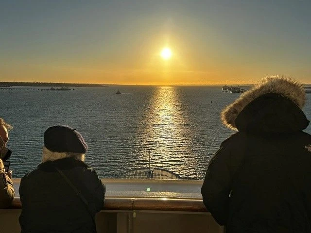 Next stop New York: Die Queen Mary 2 verlässt Southampton.