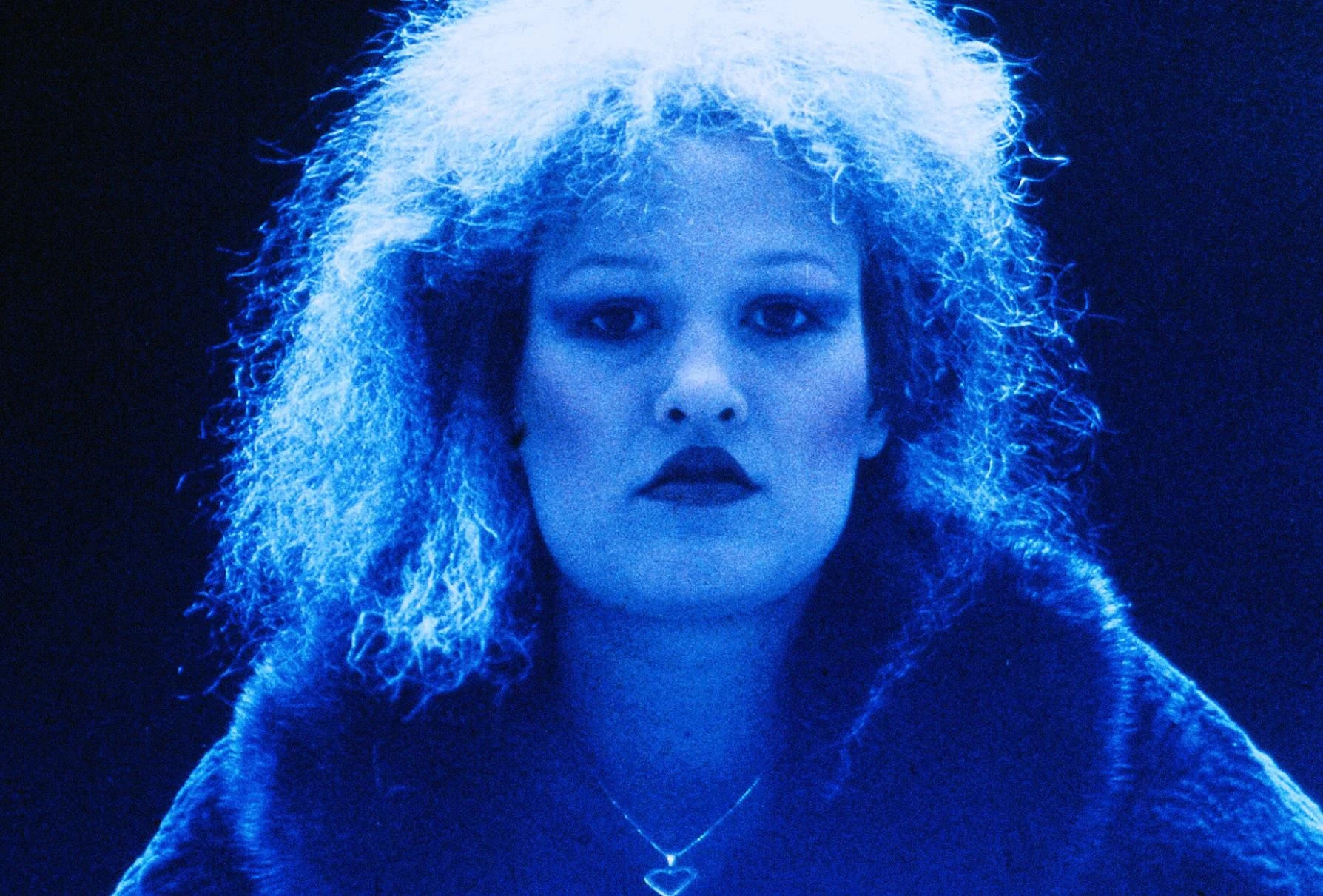Suzanne von Borsody spielt in Alexander Kluges Film „Die Macht der Gefühle“ die „Maschinistin der Liebe“ und "Ingenieurin der Abendstunde".