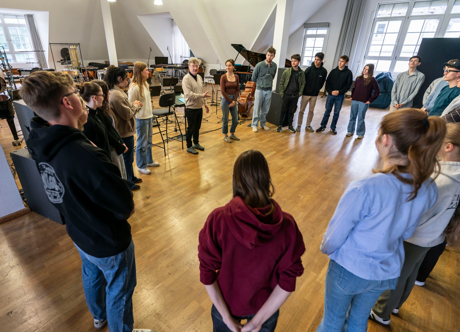 Die Schüler beim Workshop des Projekts „Open Young Ears!“