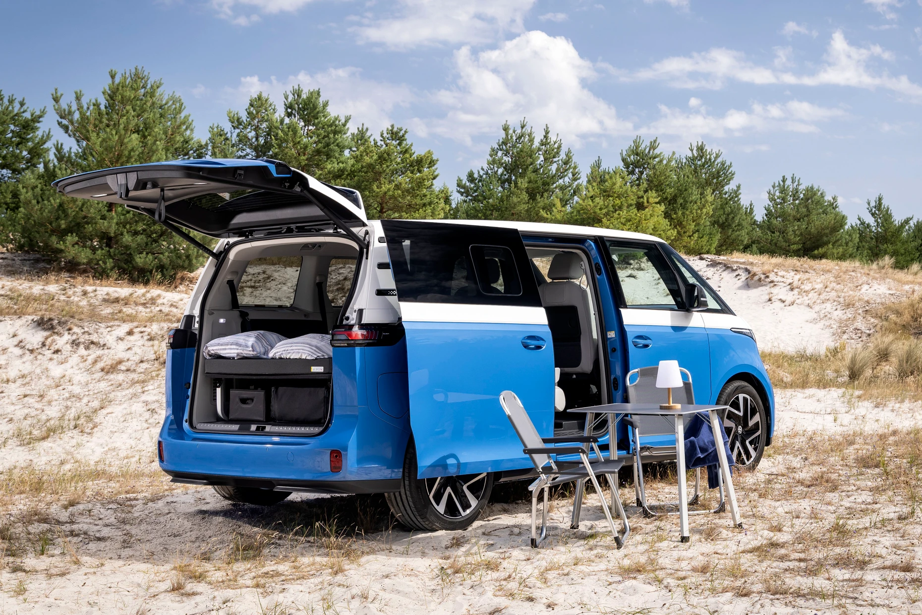 Der kleine Ausflug: Volkswagen ID California Cruise, Basis ist der ID Buzz wahlweise mit kurzem oder langem Radstand, keine Küche an Bord.