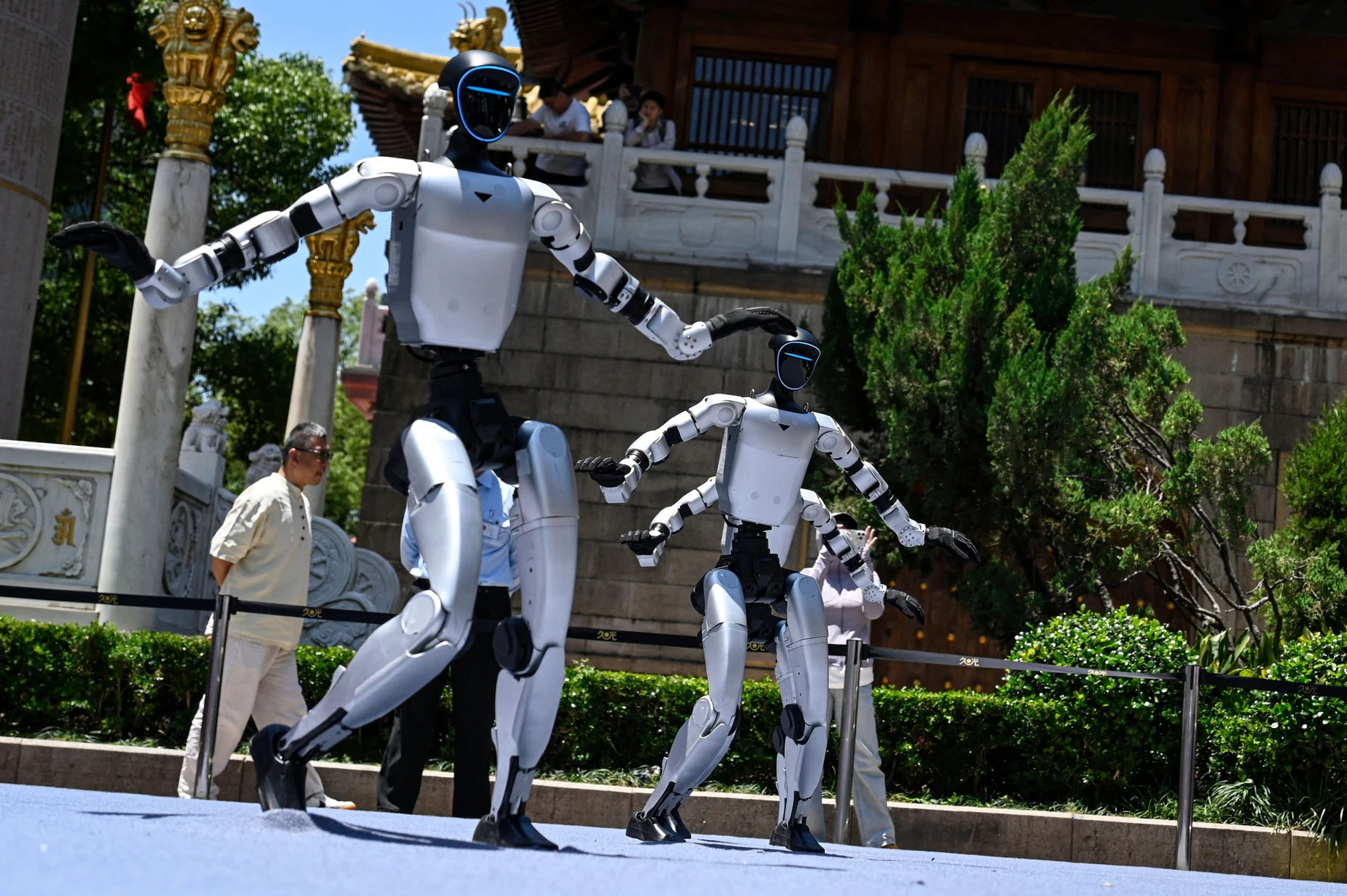 Unitree-Roboter tanzen in Shanghai.