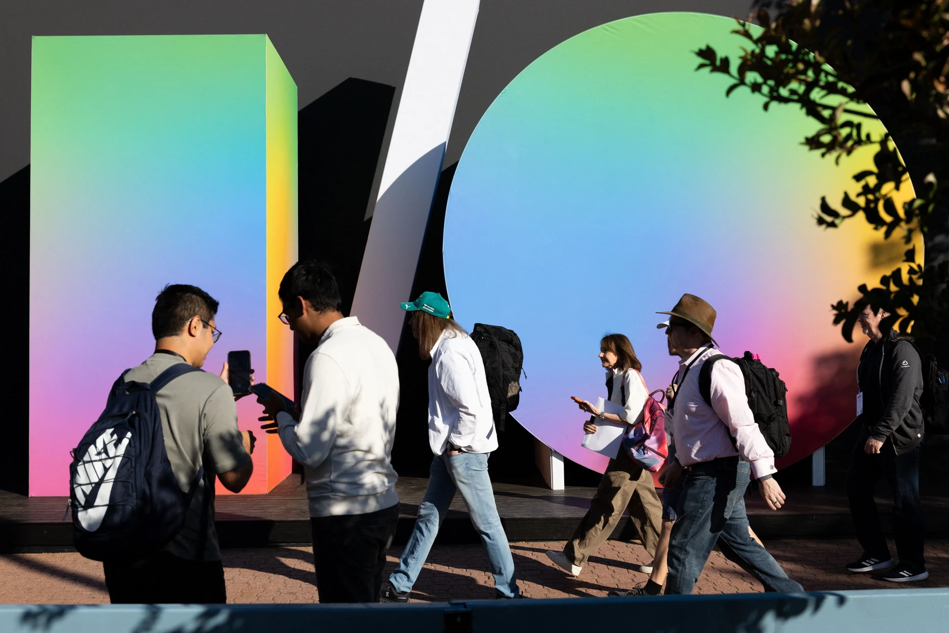 Teilnehmer sind in Mountain View unterwegs bei der Google I/O.