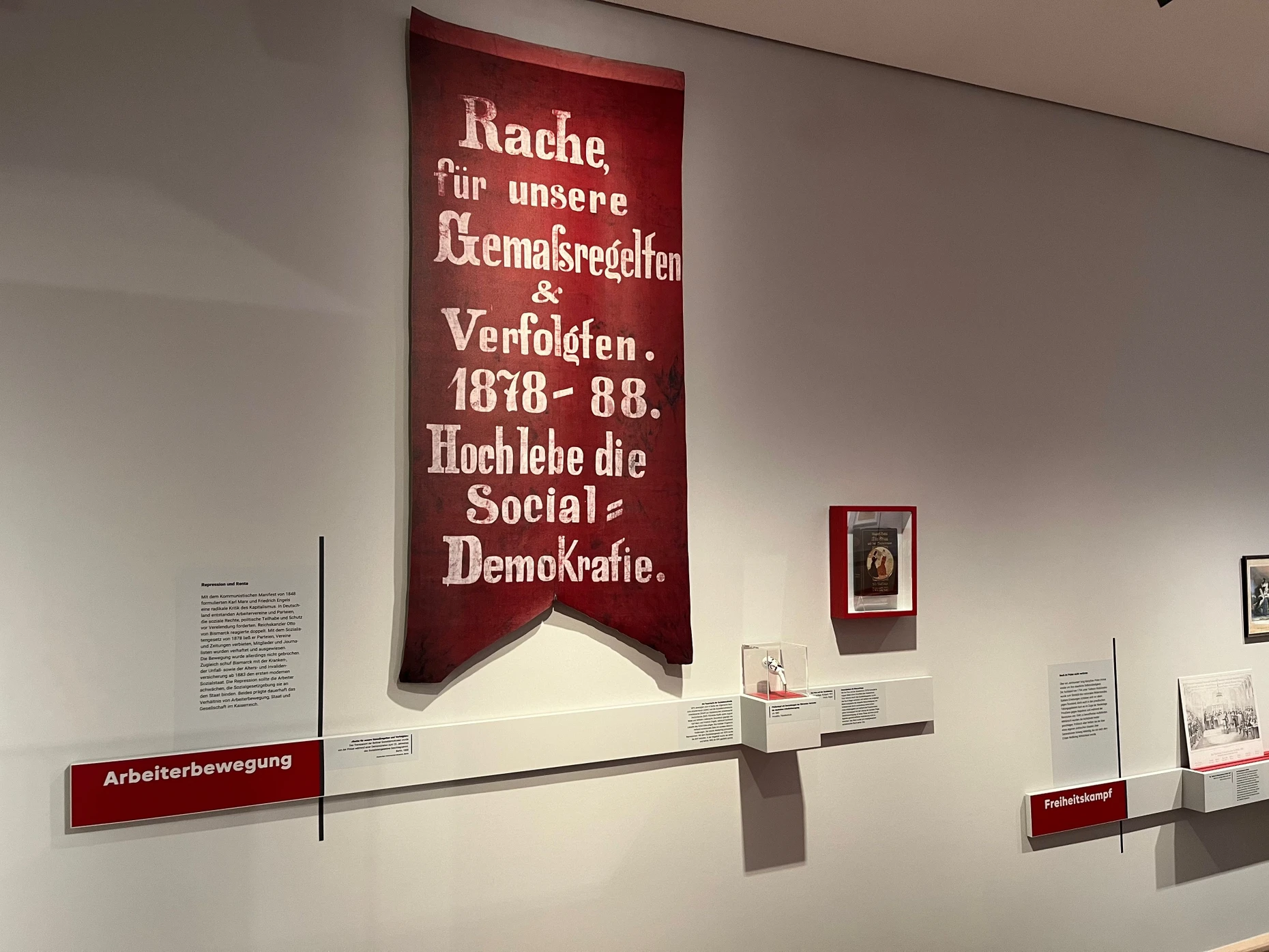 Auch das war Preußen: Protest-Fahne der SPD von 1888