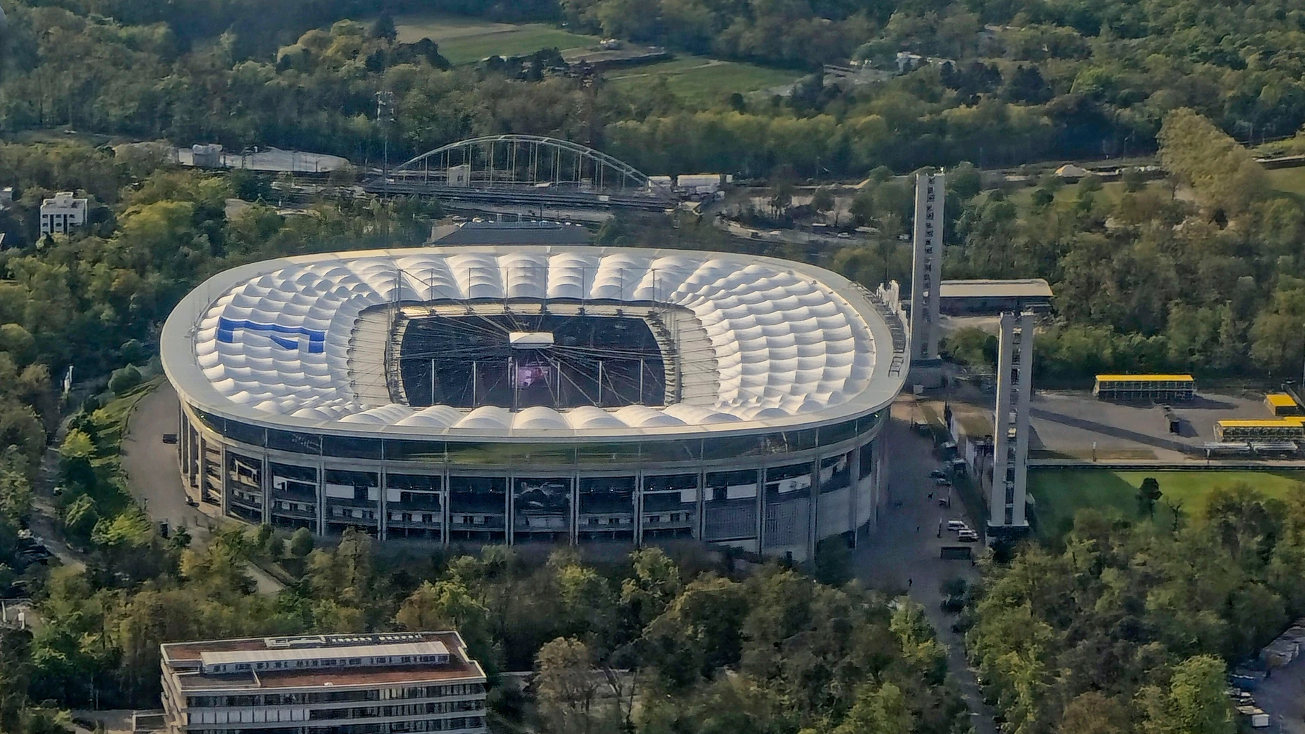 Finalstätte: Das Frankfurter Waldstadion im Stadtwald.