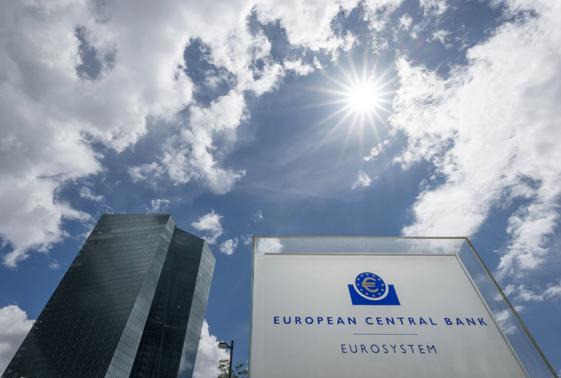 Symbol des Finanzplatzes Frankfurt: die Europäische Zentralbank (EZB)
