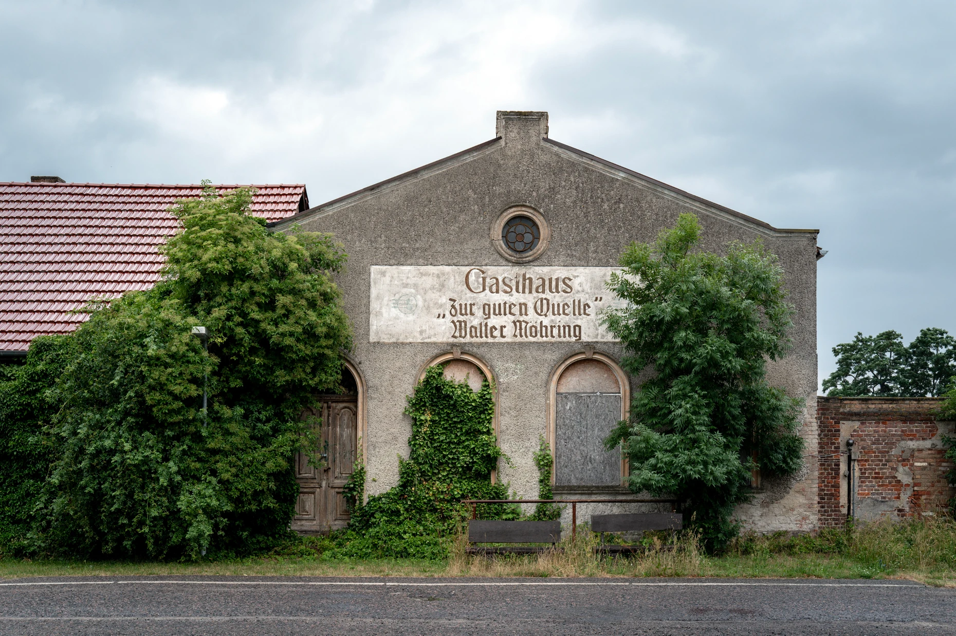 Doch nicht so schön hier? Ein aufgegebenes Gasthaus