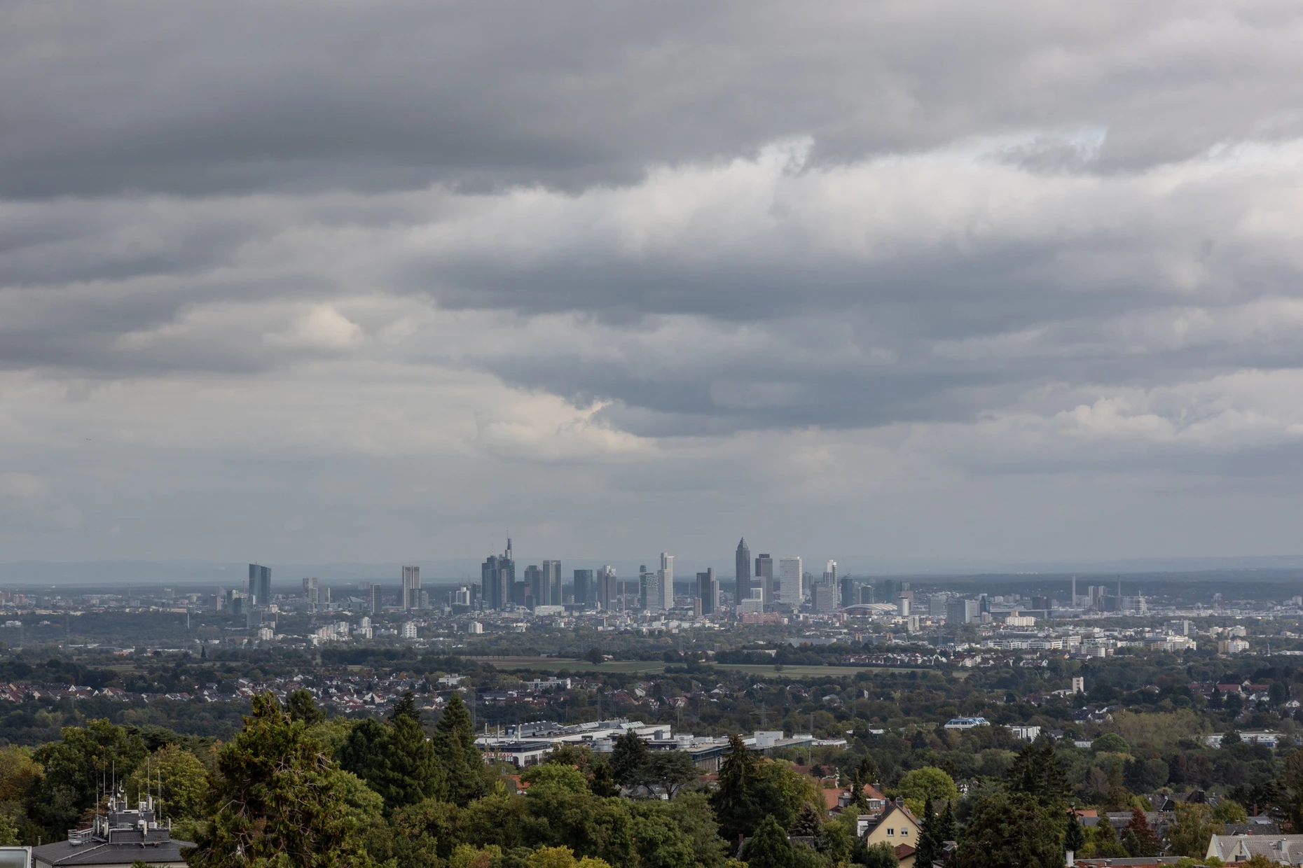 Vom Taunus aus gut zu sehen: die Frankfurter Skyline