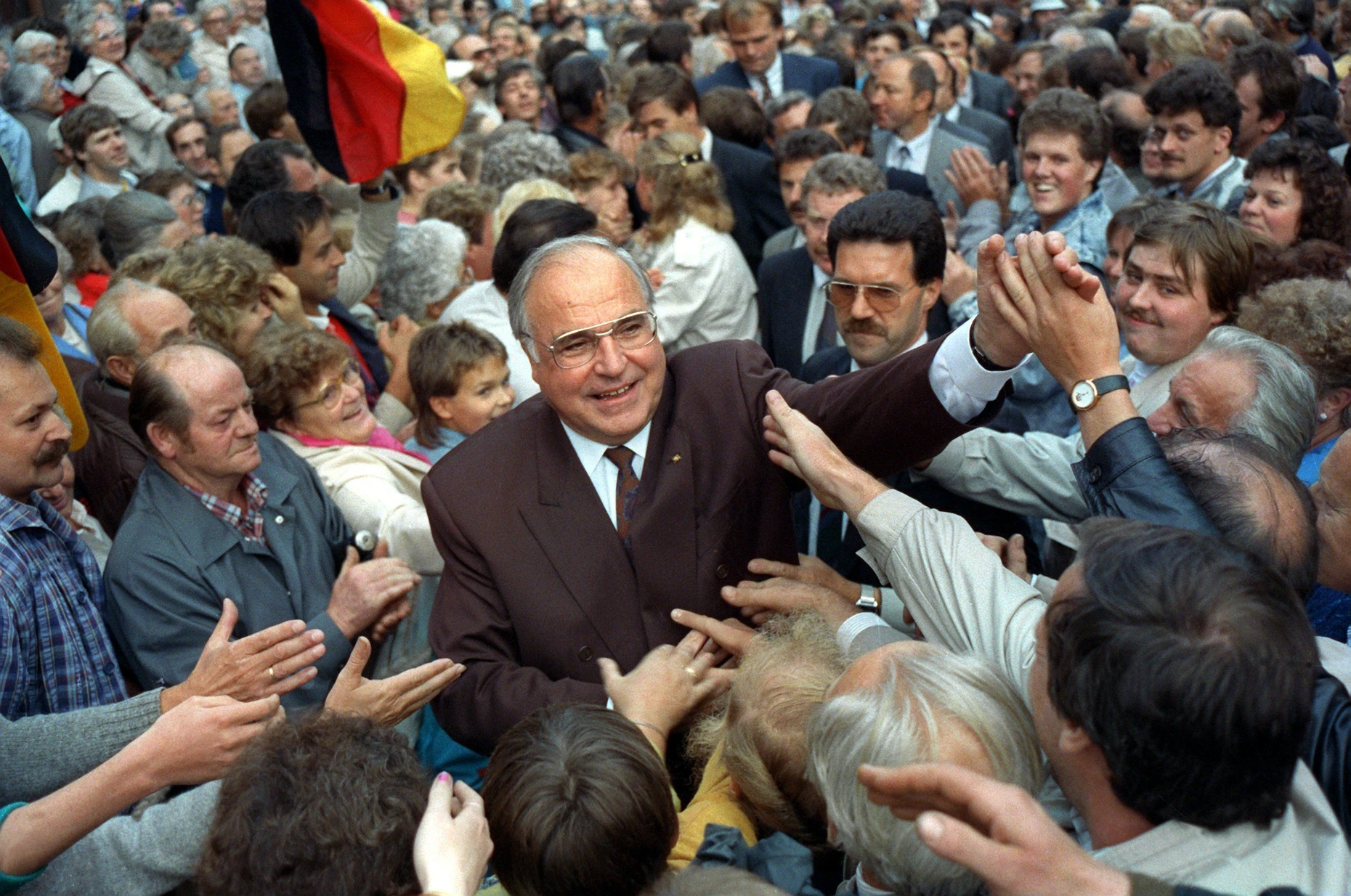 Bundeskanzler Helmut Kohl am 5. September 1990 bei einer Wahlkampfveranstaltung in Heiligenstadt in Thüringen.