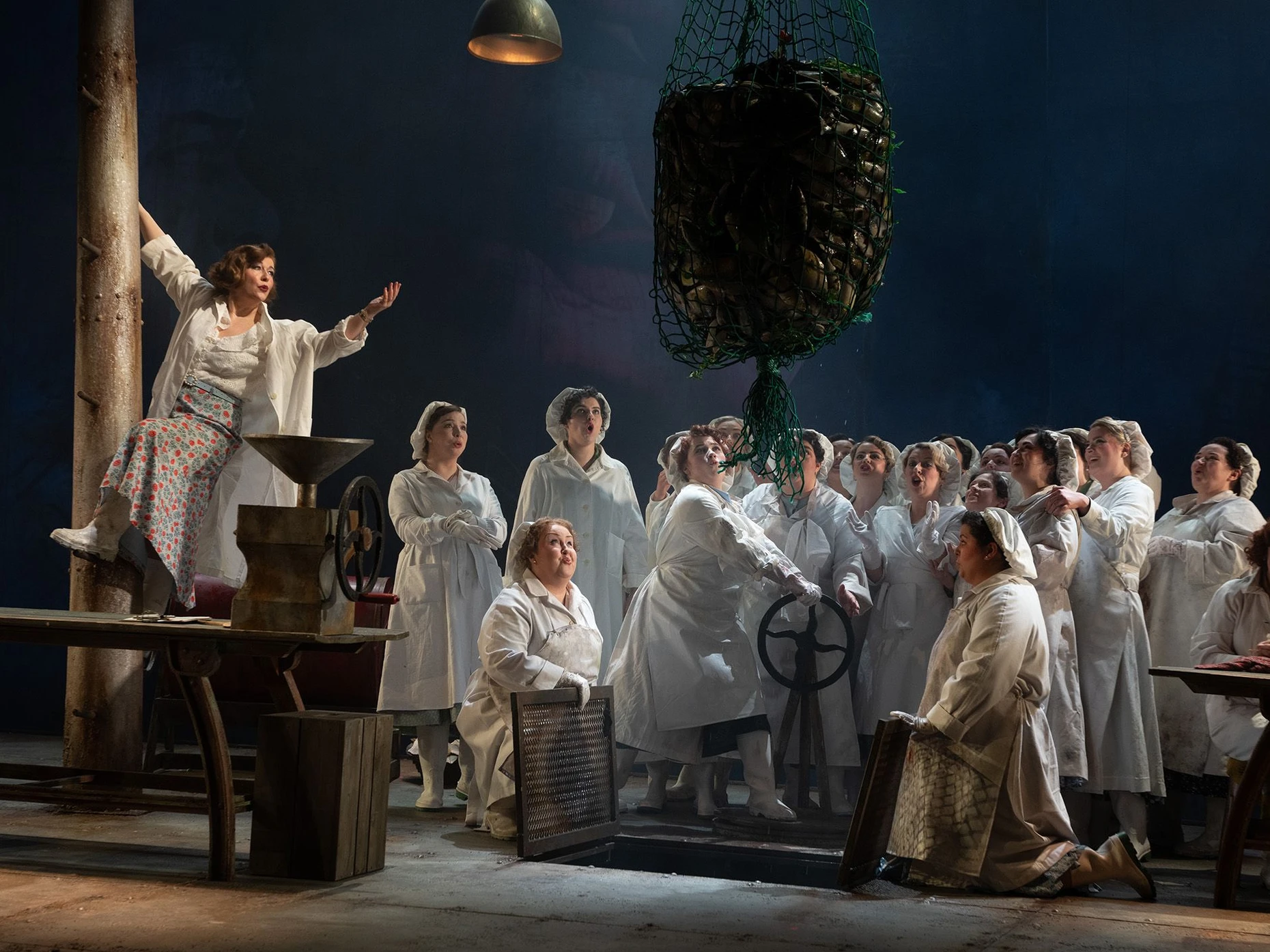 Carolyn Dobbin als Mary im „fliegenden Holländer“ der Irish National Opera