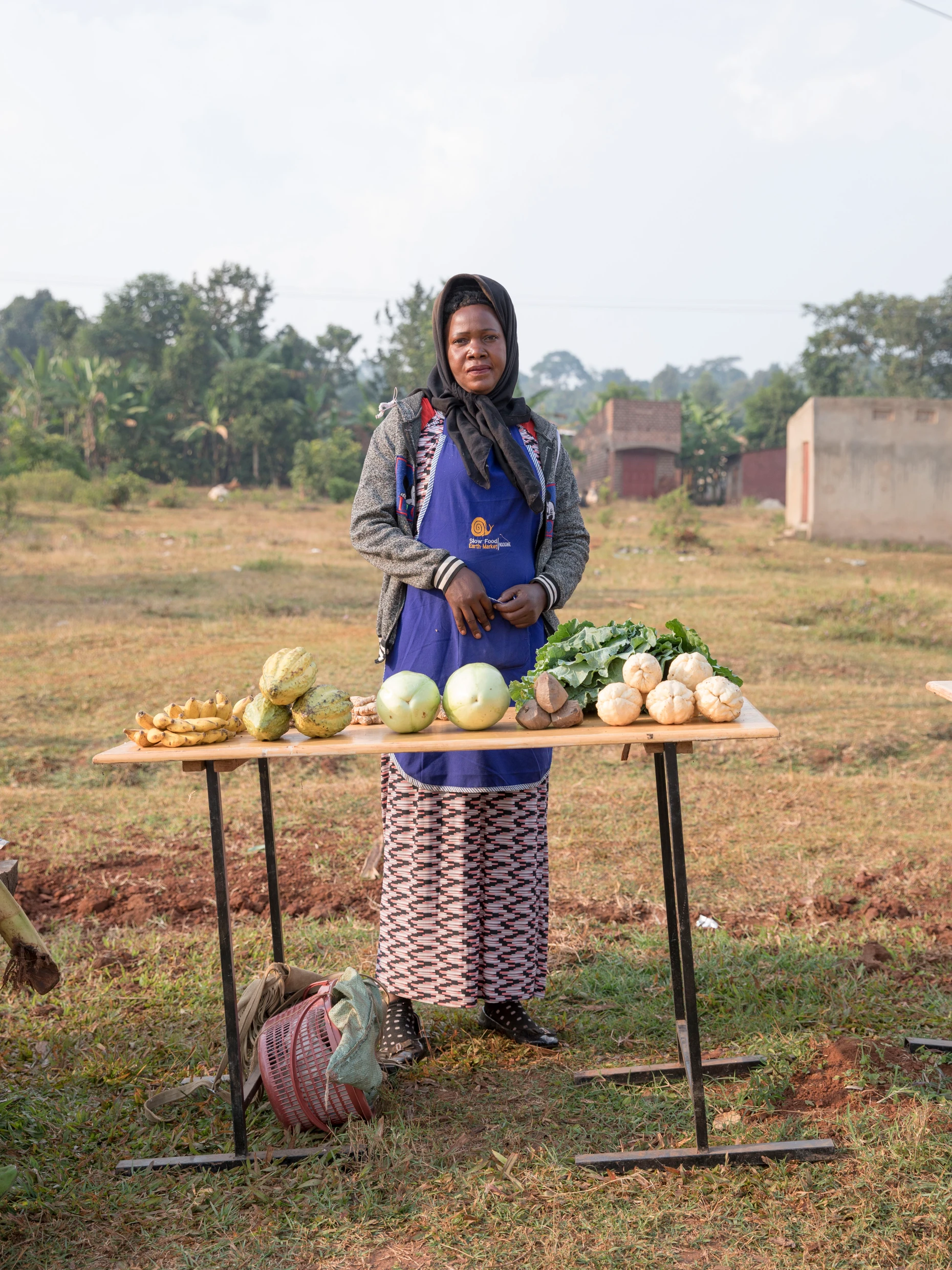 Verkauf von lokalem Gemüse auf einem Slow-Food-Stand in Uganda