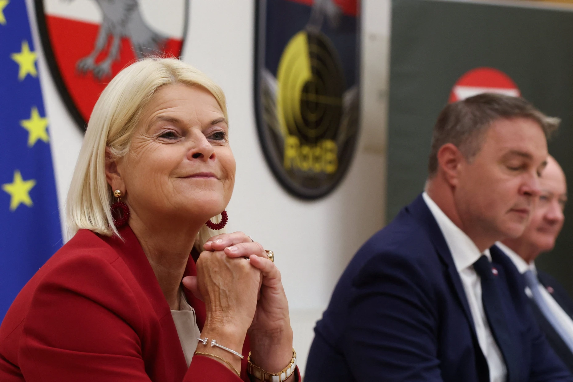 Wollte das Bundesheer noch stärker zulasten des Zivildienstes stärken: ÖVP-Verteidigungsministerin Klaudia Tanner am Montag mit SPÖ-Chef Andreas Babler und ÖVP-Bundeskanzler Christian Stocker