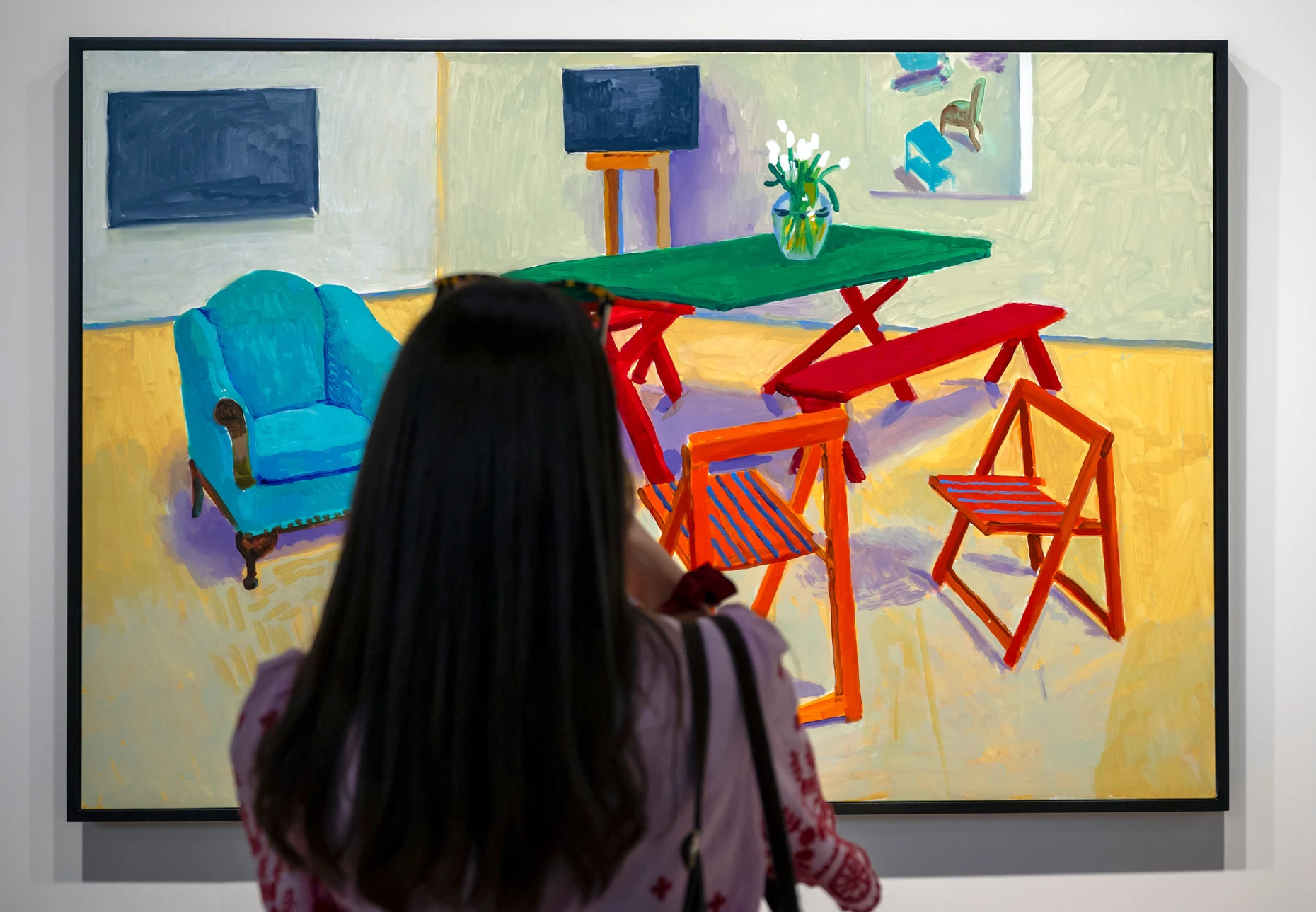 Bild der Absenz: David Hockneys „Studio Interior #2“ aus dem Jahr 2014 am Stand von Gray auf der Art Basel in Basel