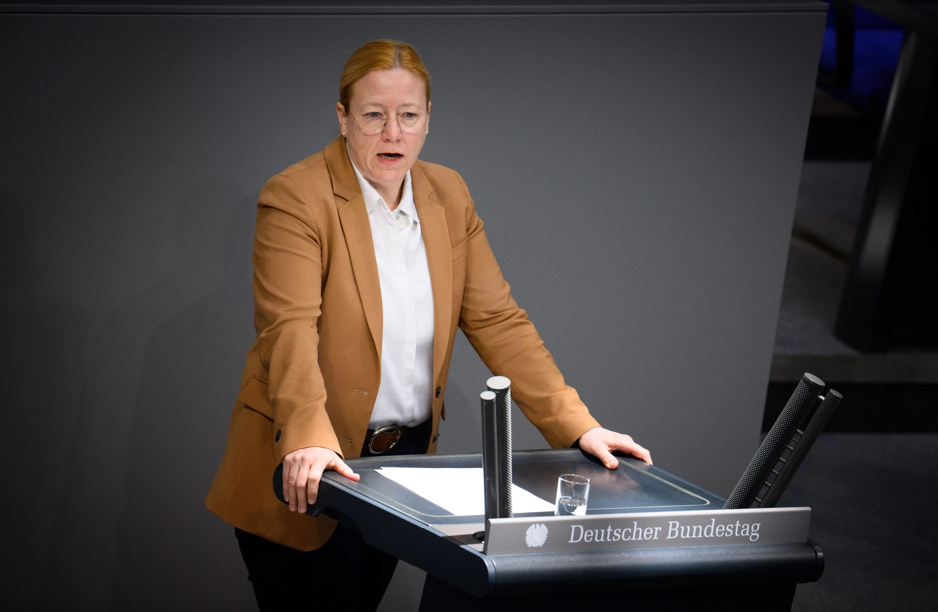 Linnemann lobend, von Linnemann gelobt: die SPD-Sozialpolitikerin Dagmar Schmidt