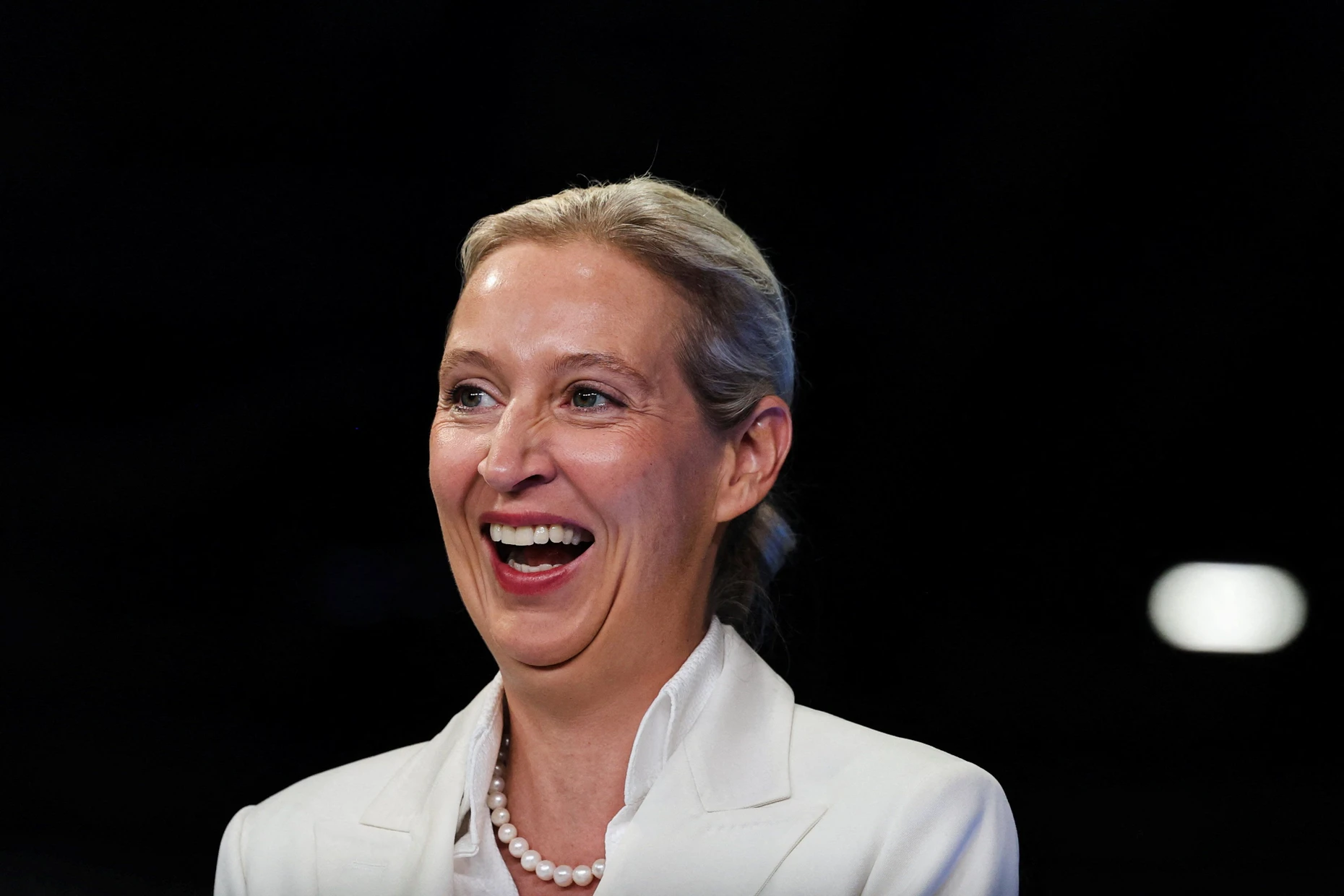Alice Weidel in fröhlicher Stimmung auf dem Erfurter Parteitag im Juli