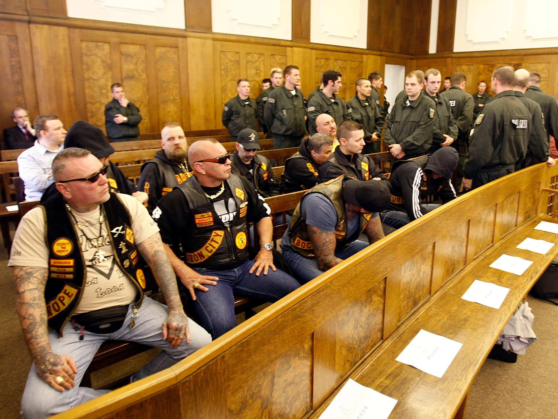 Verfeindete Rocker: Bandidos und Hells Angels beim Prozess gegen Timur A. in Duisburg