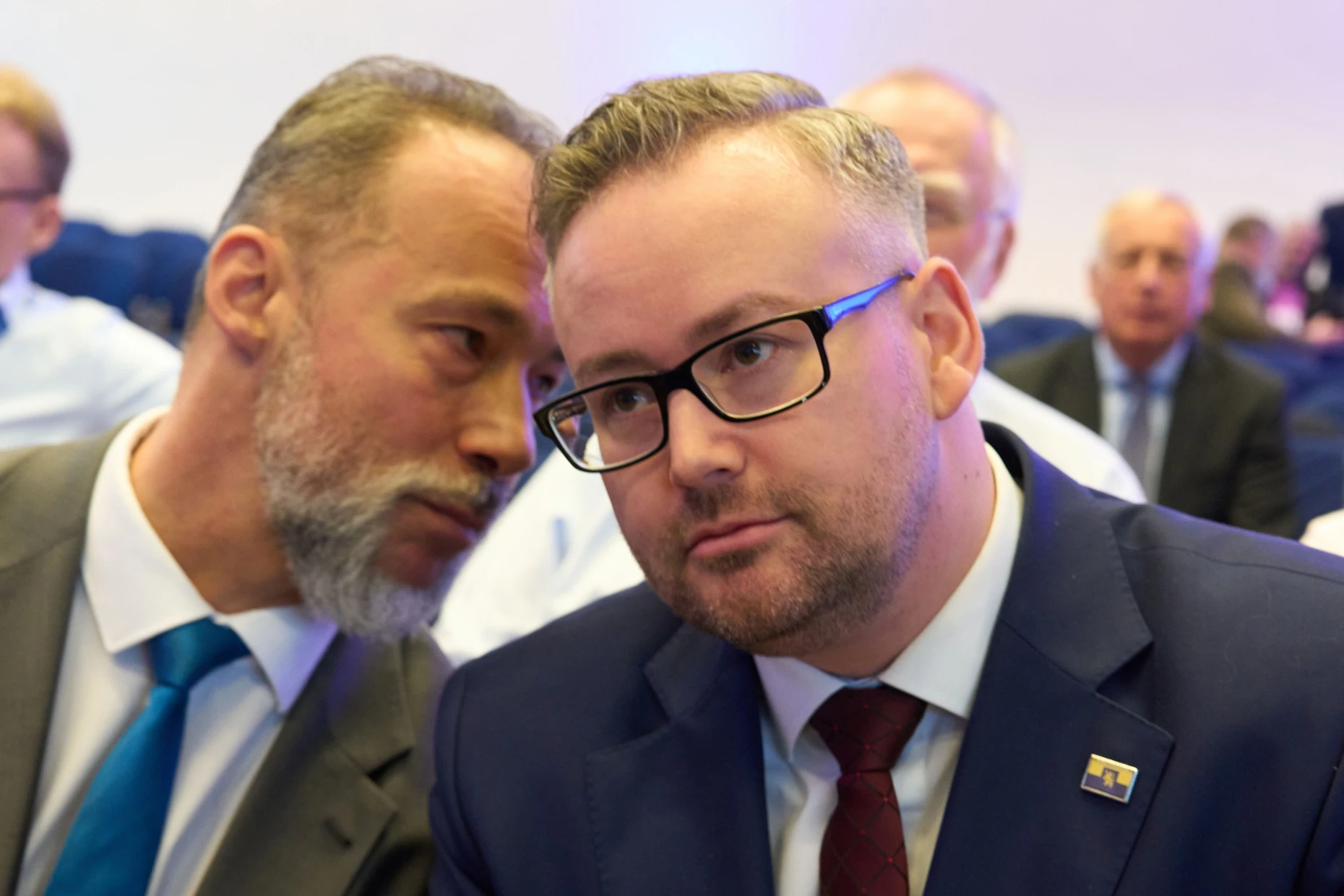 Der Netzwerker und rheinland-pfälzische Landesvorsitzende Sebastian Münzenmaier (rechts) mit dem früheren Fraktionsvorsitzenden Jan Bollinger im November 2025.