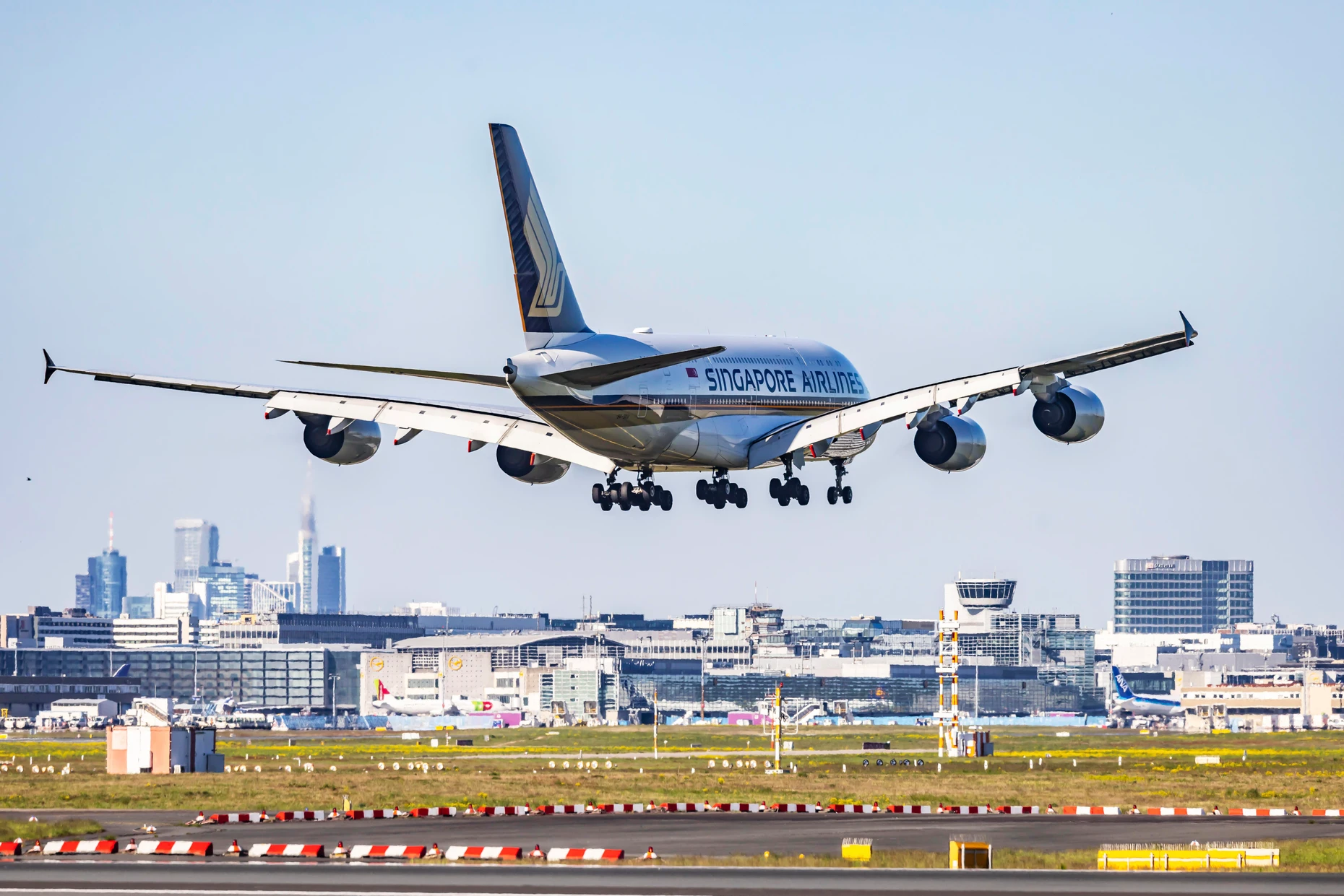 Längst ein Klassiker der fünften Freiheit: Singapore Airlines nimmt in Frankfurt frühmorgens Fluggäste nach New York auf.