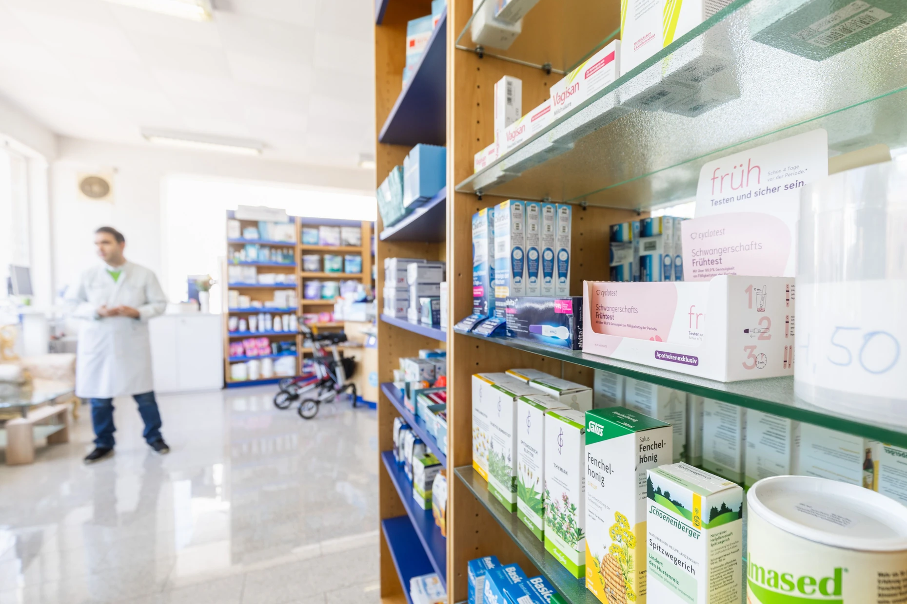 In der Heegbach Apotheke will Inhaber Nojan Nejatian künftig noch mehr Impfungen und Dienstleistungen anbieten.
