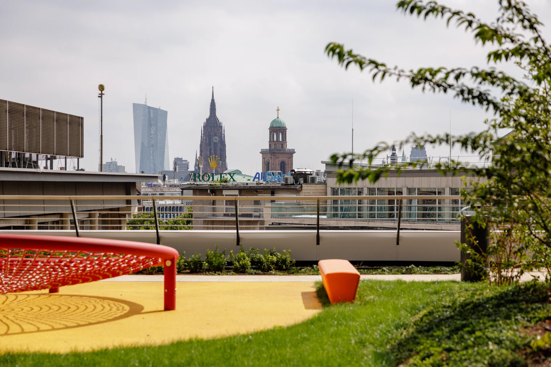 Spielplatz mit Aussicht: Die Dachterrasse auf dem Podiumsgebäude des Four wird öffentlich zugänglich sein.