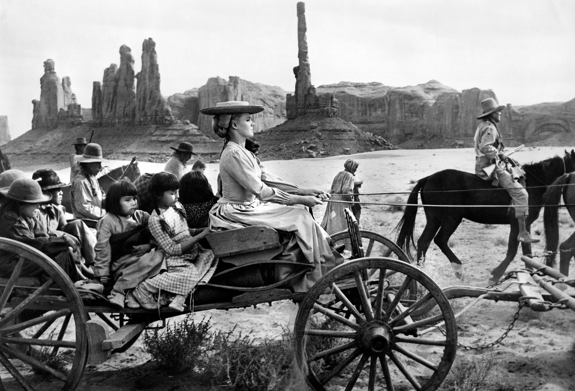 Carroll Baker am Set von „Cheyenne Autumn“