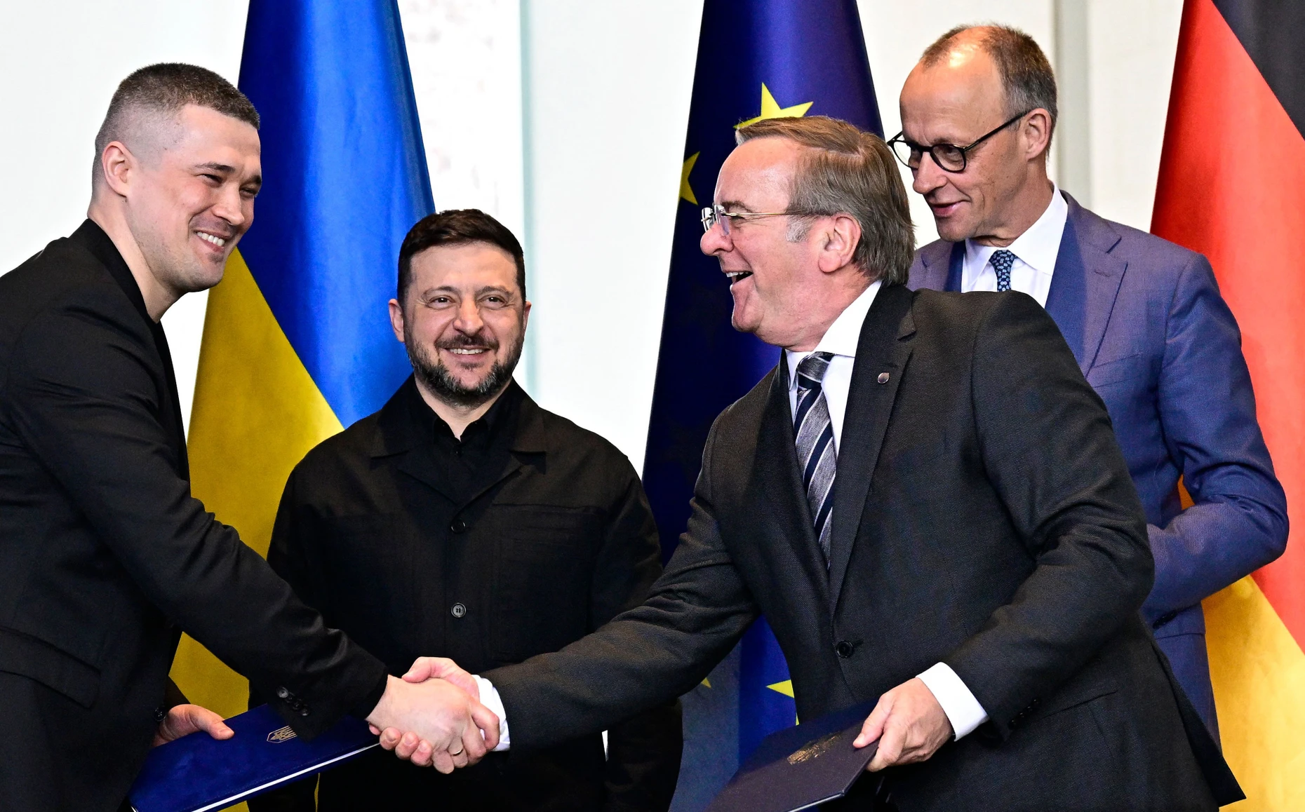Im April 2026 noch vereint: Selenskyj und Fedorow mit dem deutschen Verteidigungsminister Boris Pistorius und Kanzler Friedrich Merz
