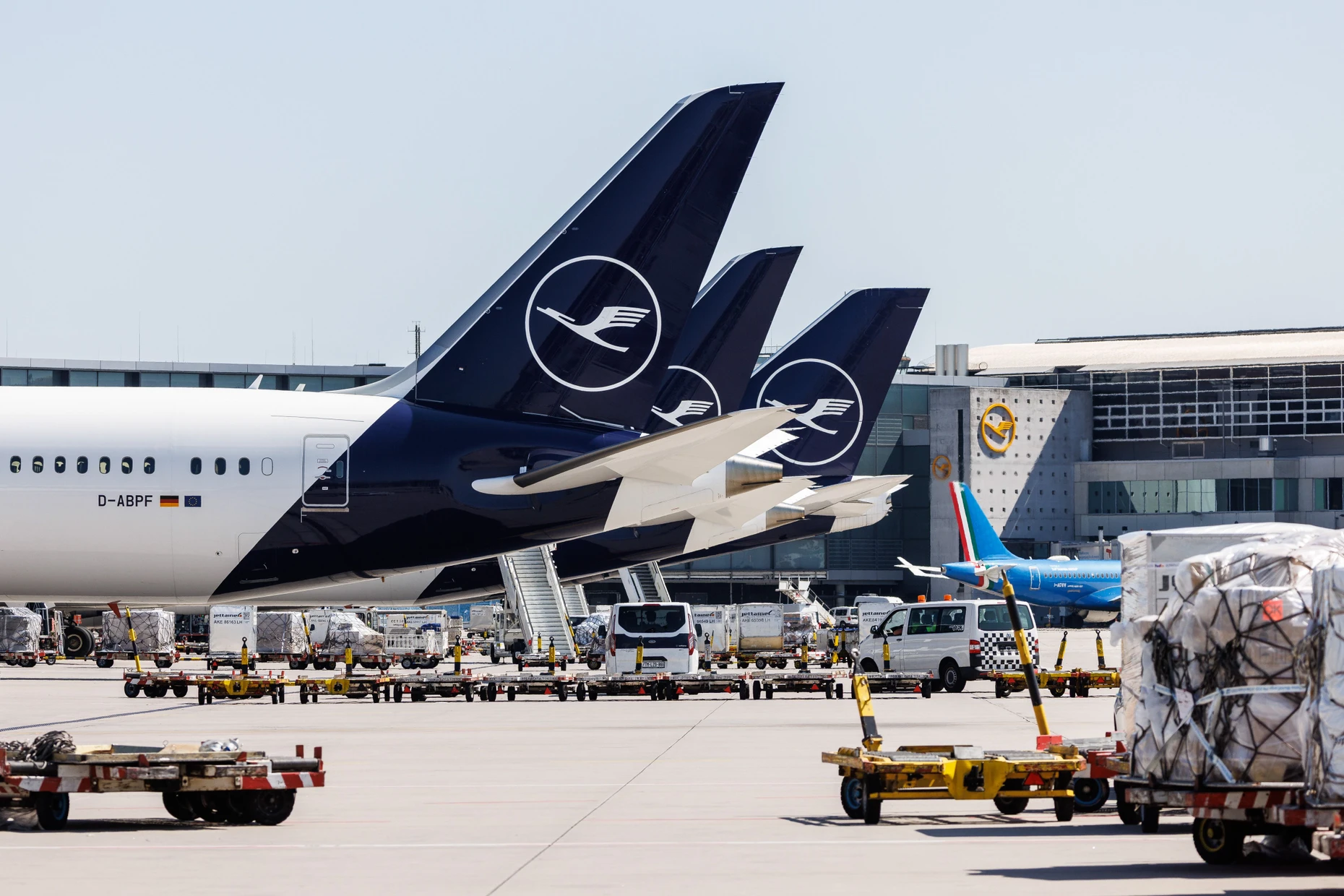 Internationales Drehkreuz: Am Frankfurter Flughafen fliegen 133 Fluggesellschaften 342 Ziele in 100 Ländern an.