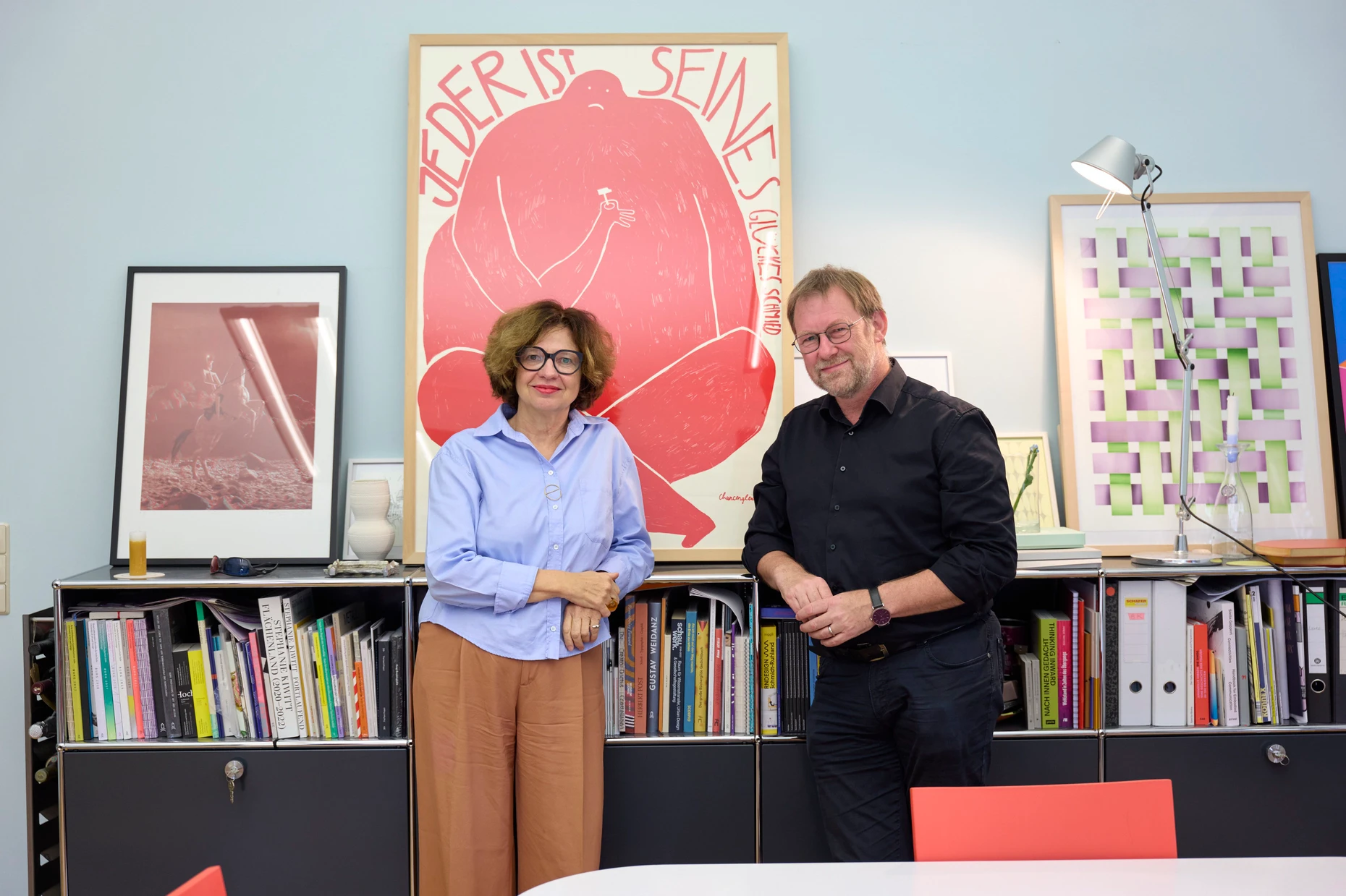 Auf eine mögliche AfD-Regierung vorbereitet: Bettina Erzgräber, Rektorin der Kunsthochschule Halle (links), und Kanzler Stefan Danz