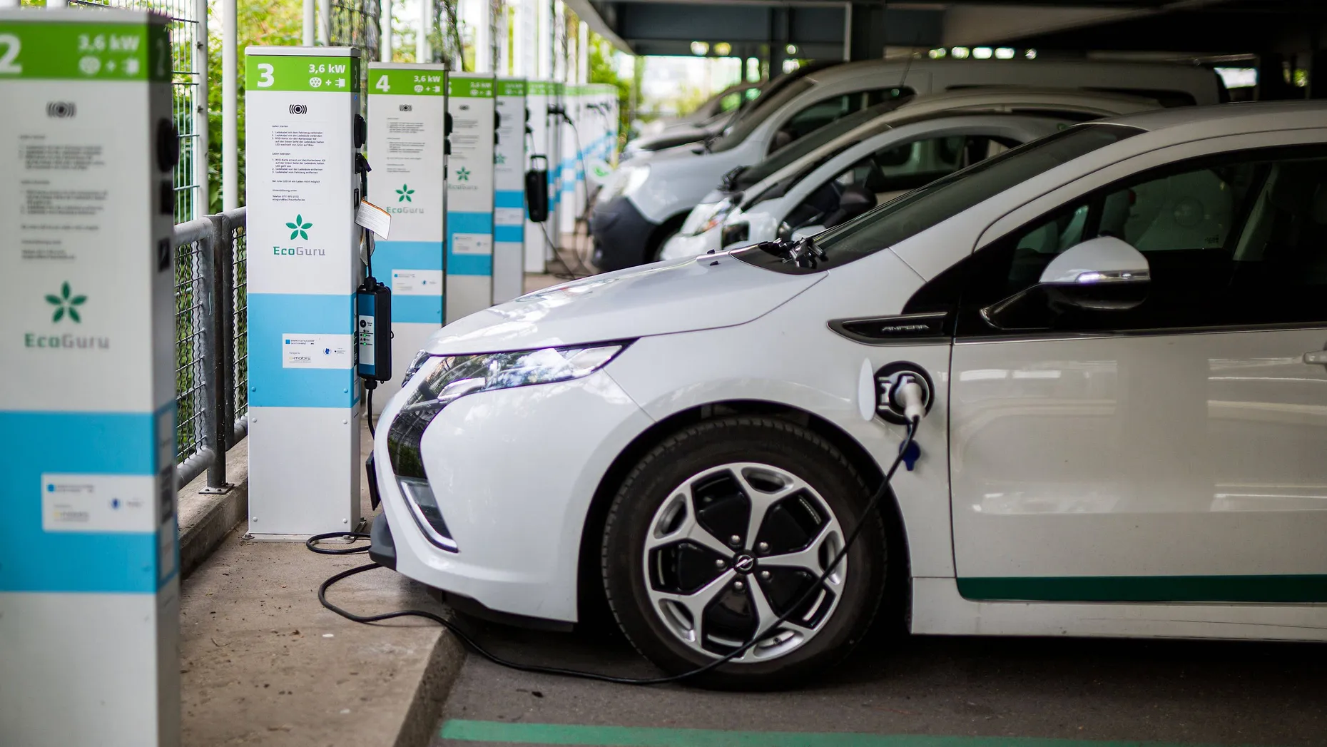 Elektrofahrzeuge am Fraunhofer-Institut in Stuttgart