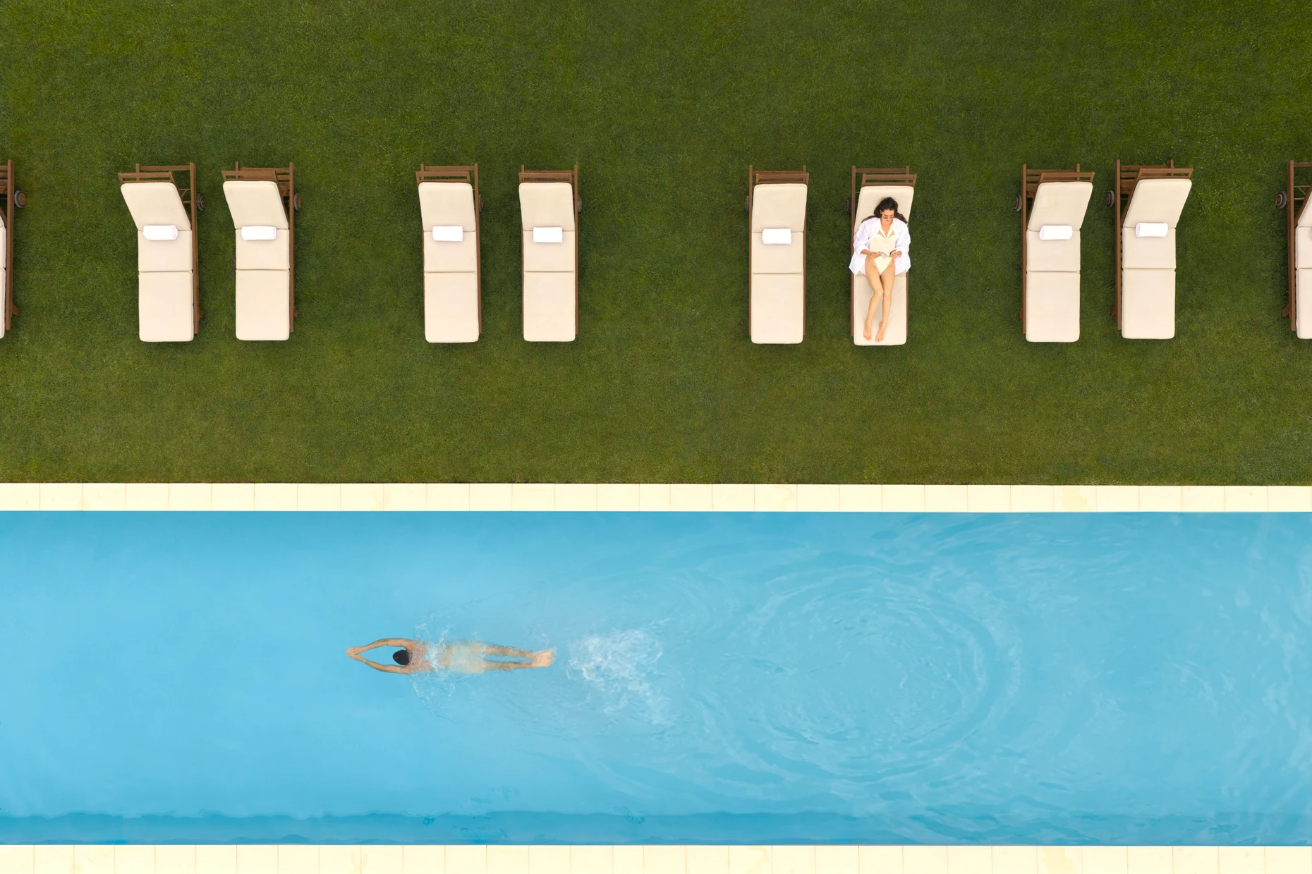 Kühlender Wasserkörper: der Pool des Hotels