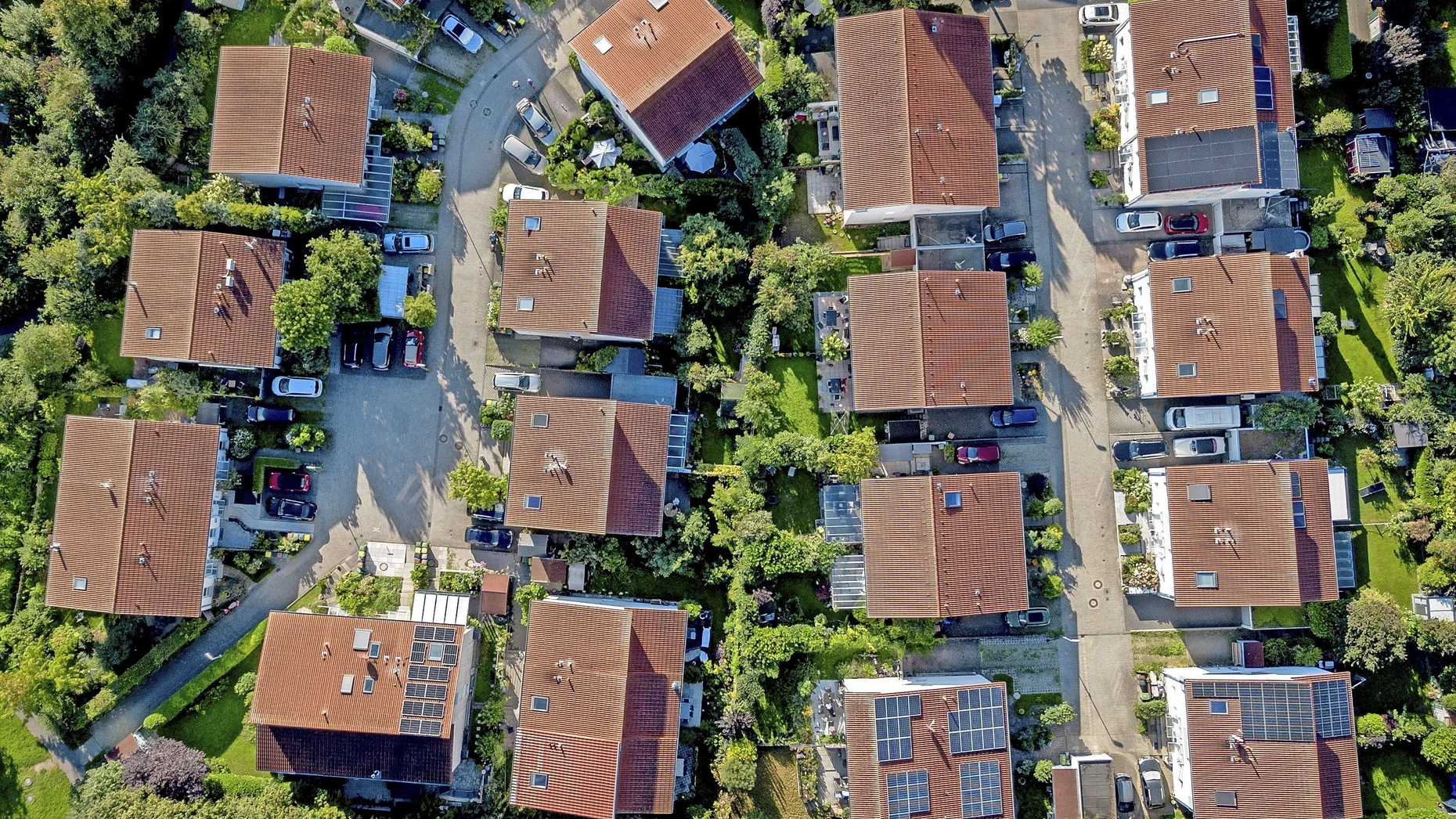 Was die Häuser hier wohl kosten?