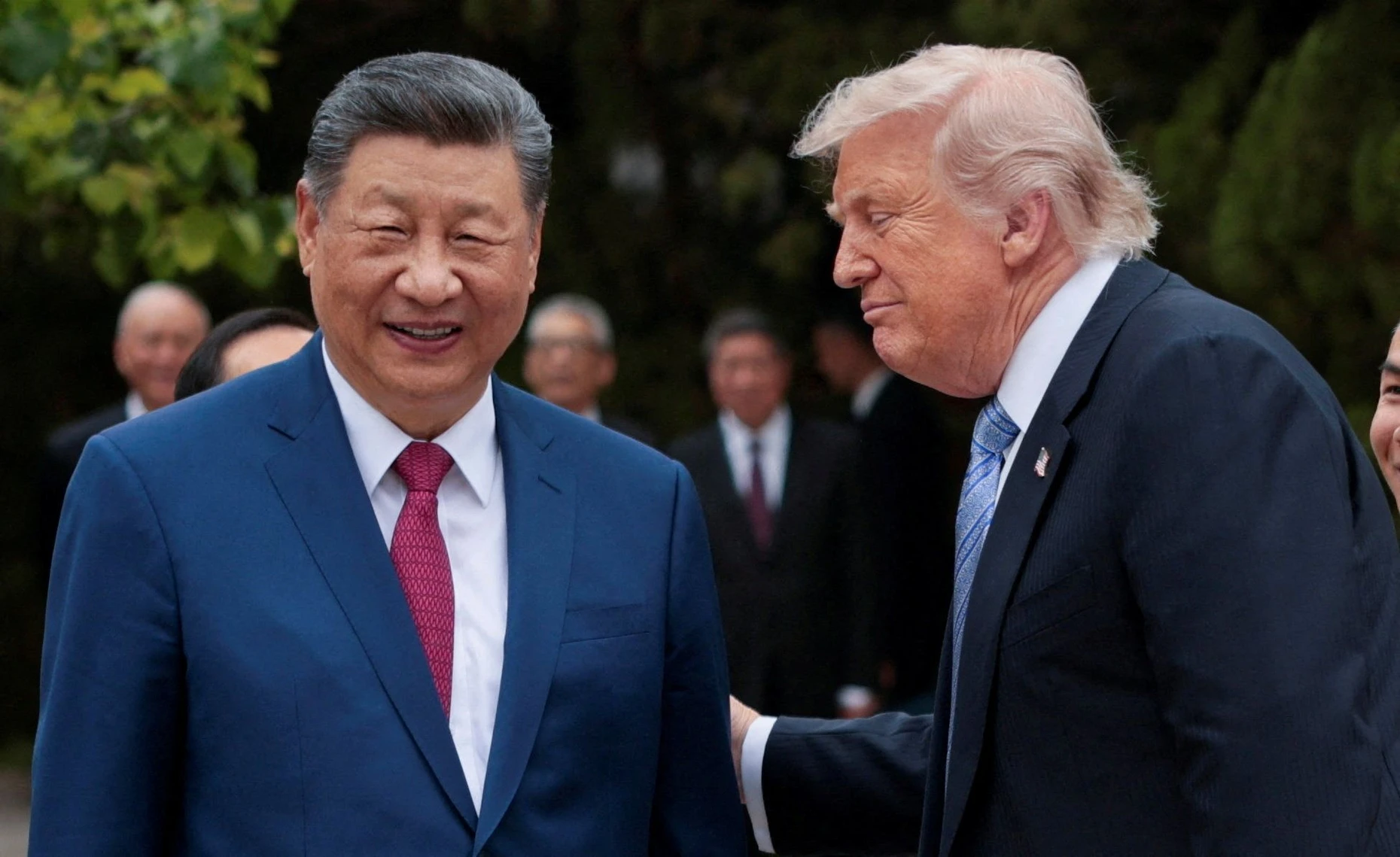 Den chinesischen Staats- und Parteichef Xi Jinping bezeichnet Heberer als „Löwenführer“.