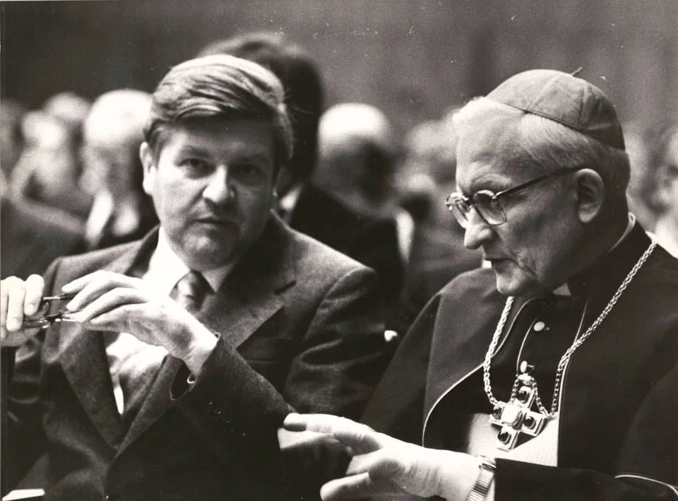 Hans Maier als Präsident des Zentralkomitees der deutschen Katholiken mit Joseph Kardinal Höffner, dem Erzbischof von Köln und Vorsitzenden der Deutschen Bischofskonferenz