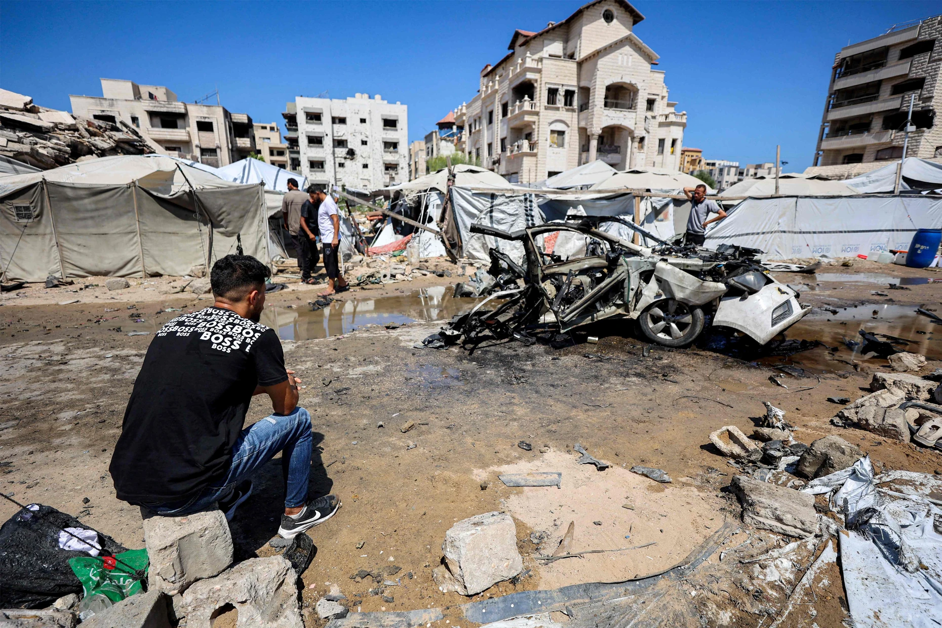 Ein ausgebranntes Fahrzeug nach einem israelischen Angriff am 1. September in Gaza-Stadt