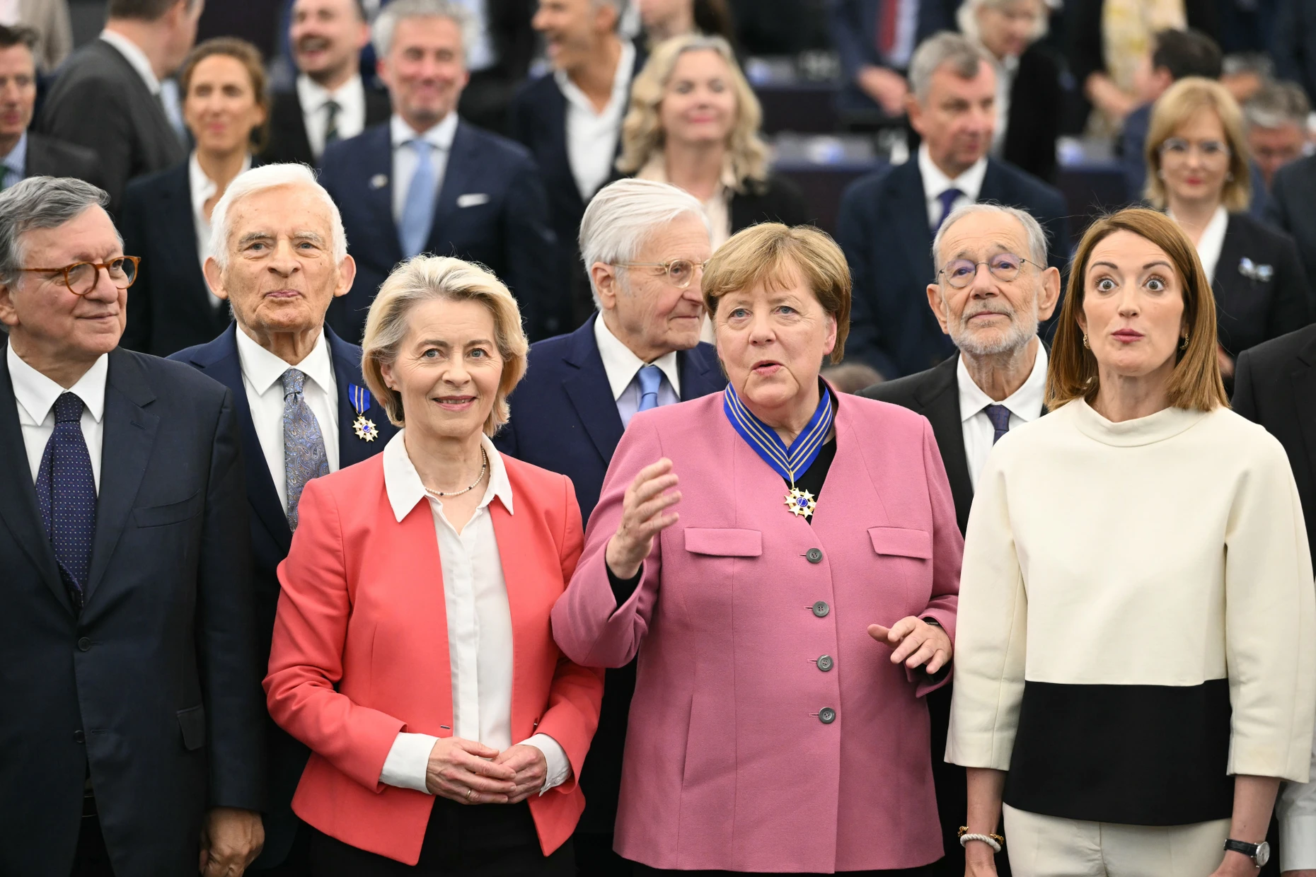 Angela Merkel bei der Verleihung des Europäischen Verdienstordens am vergangenen Dienstag im Straßburger EU-Parlament.