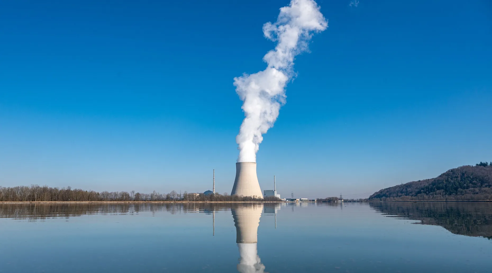 Auslaufmodell? Das Atomkraftwerk Isar 2 im Landkreis Landshut ist eines der drei letzten am Netz in Deutschland.