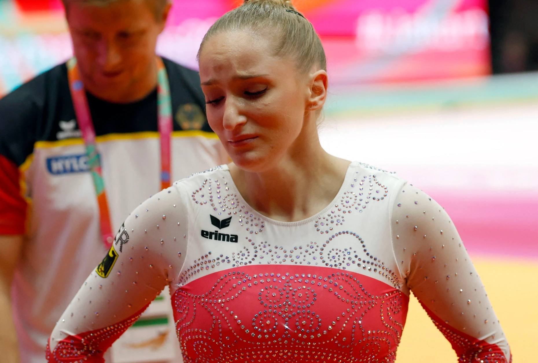 Karina Schönmaier ist nach dem WM-Sprungfinale im vergangenen Herbst in Indoneseien untröstlich.
