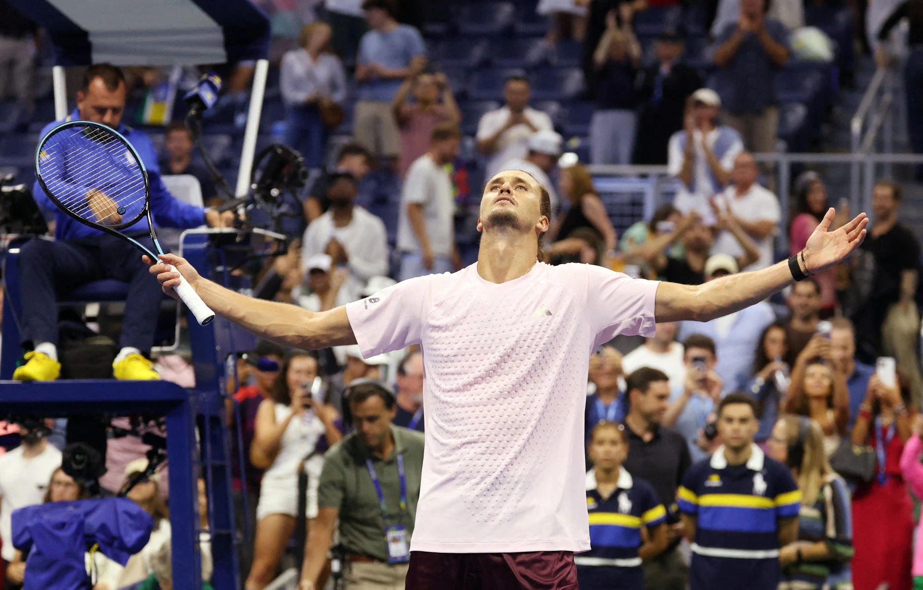 Nach Fünf-Satz-Marathon: Alexander Zverev hat es bei den US Open doch noch in Runde zwei geschafft.