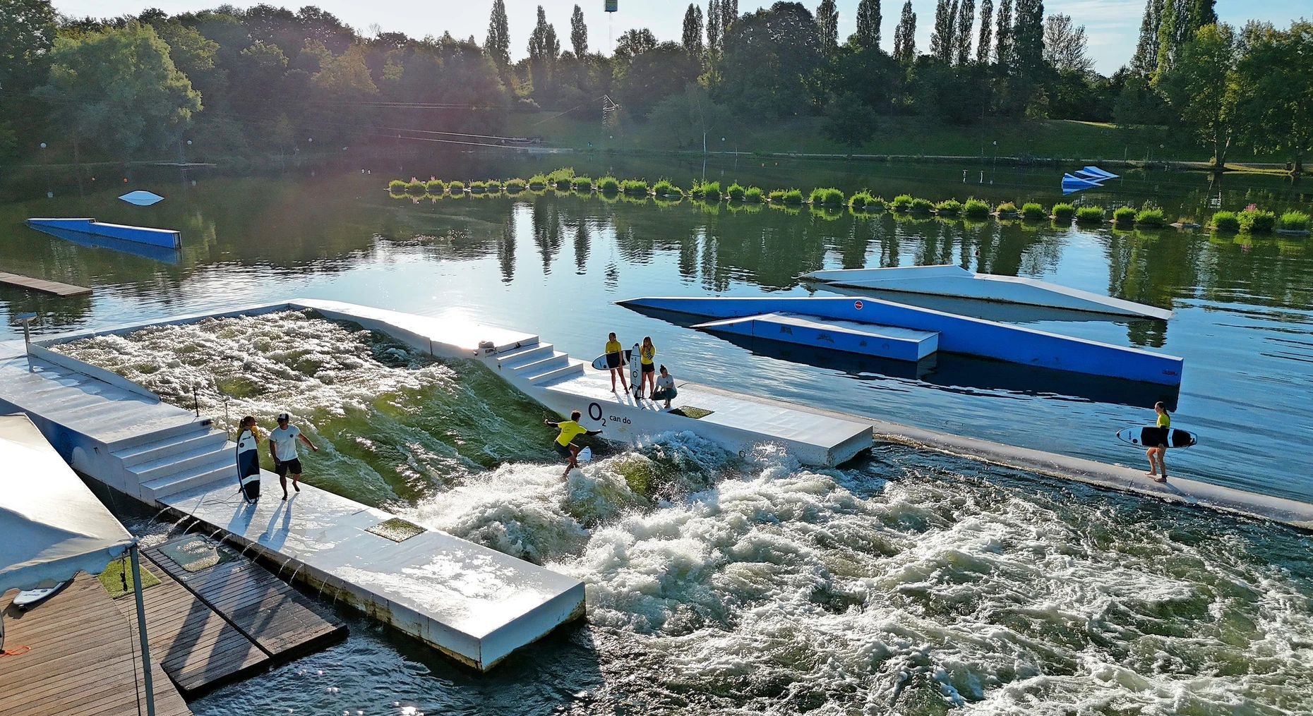 Surfen in Deutschland: Knstliche Wellen in Mnchen, Berlin und im  Rheinland | FAZ