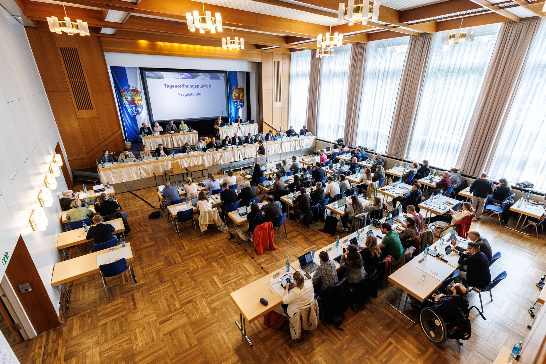 Zersplittertes Parlament: Die 71 Sitze der Stadtverordnetenversammlung sind auf neun Fraktionen und einen Fraktionslosen aufgeteilt.