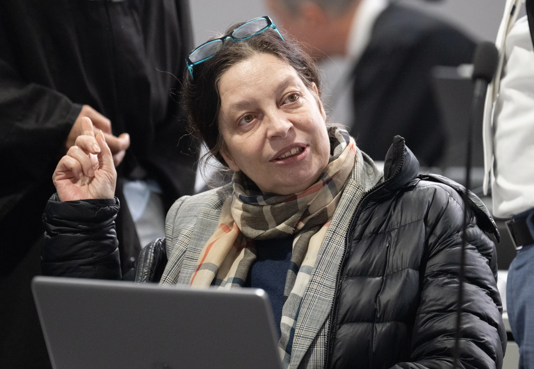 Birgit Malsack-Winkemann am  23. Mai 2024 zu Beginn des zweiten Verhandlungstages im Prozess gegen die mutmaßliche Reichsbürger-Gruppe um Prinz Reuß in Frankfurt auf der Anklagebank