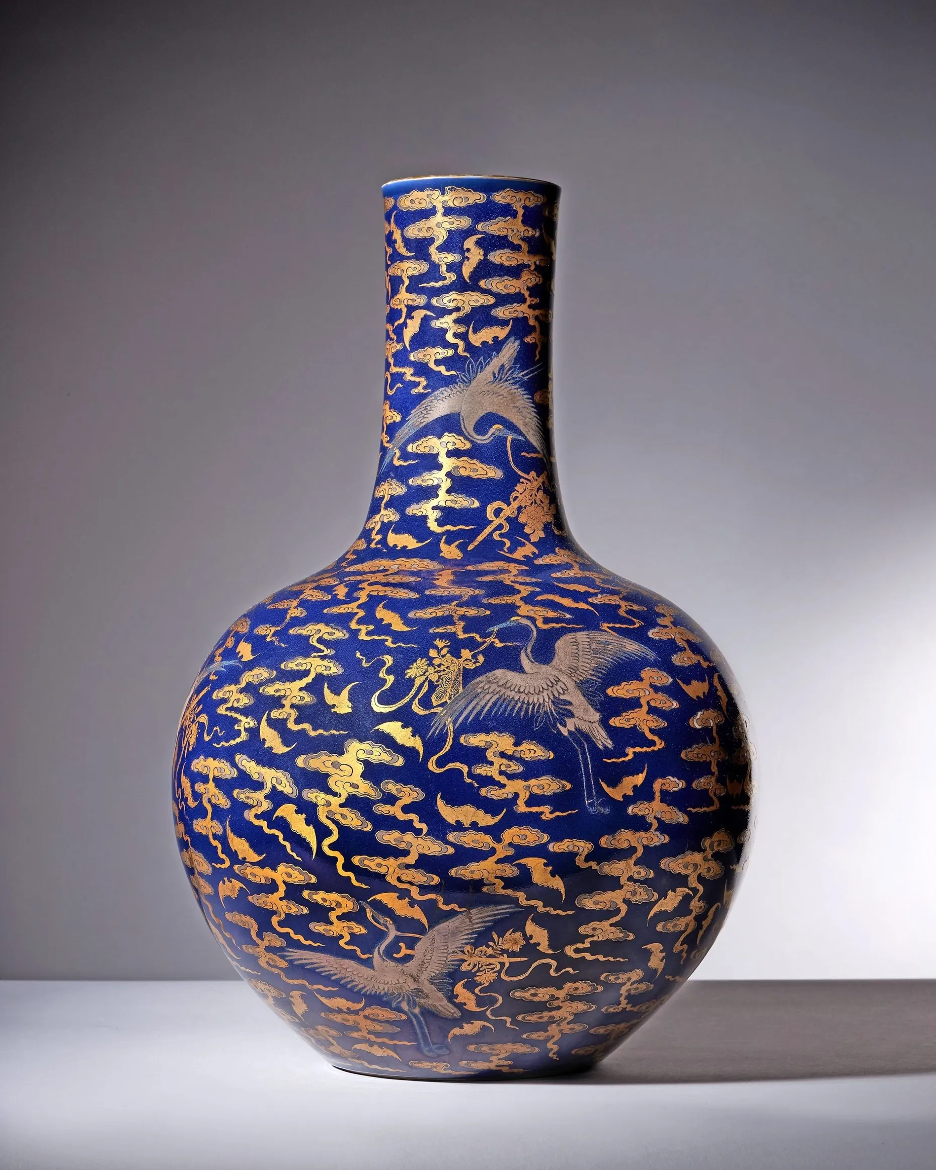 Qing-Vase für 1,42 Millionen Euro versteigert