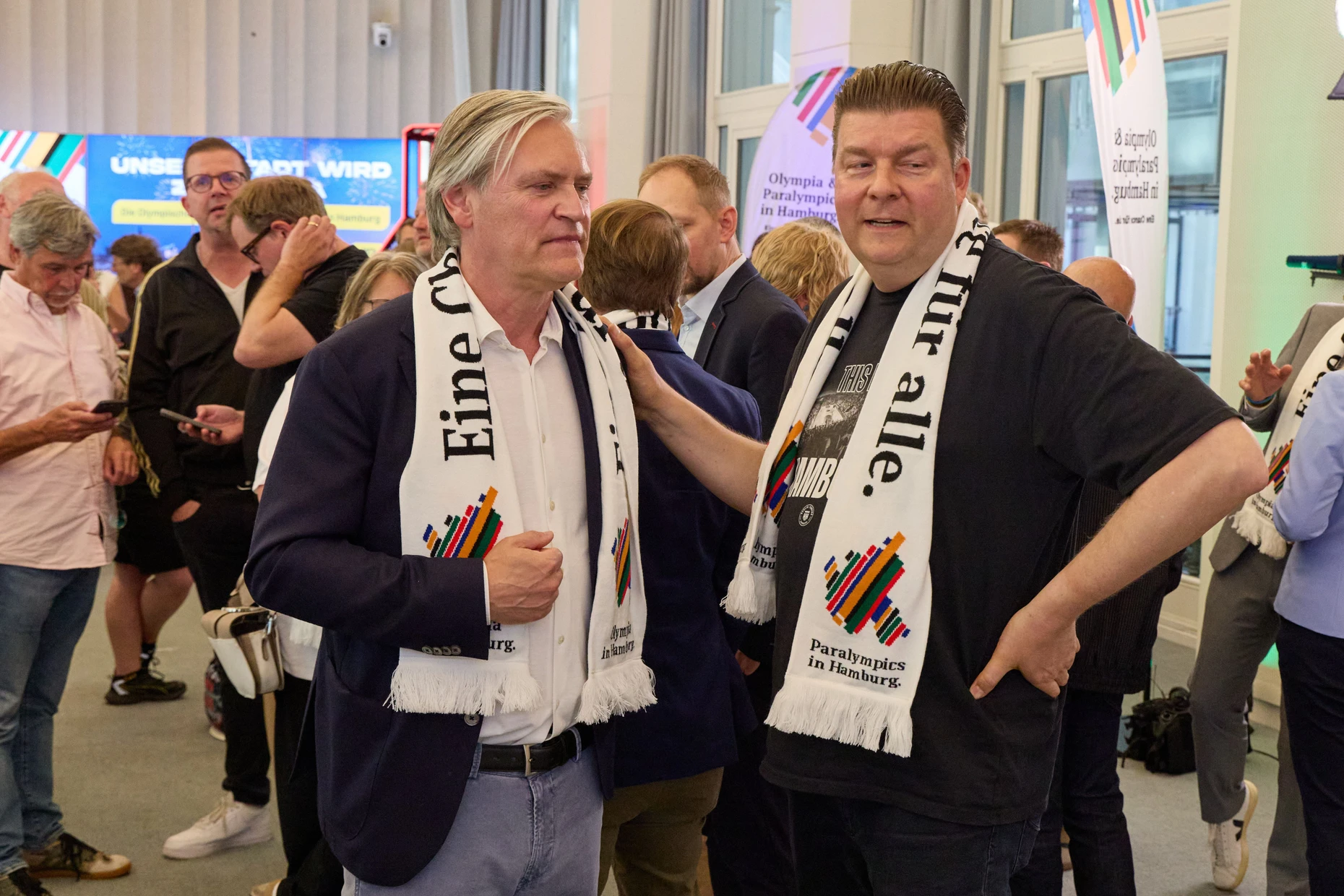 Sparsame Blicke: Die Olympia-Befürworter Alexander Otto (links) und Finanzsenator Andreas Dressel (SPD) am Sonntag