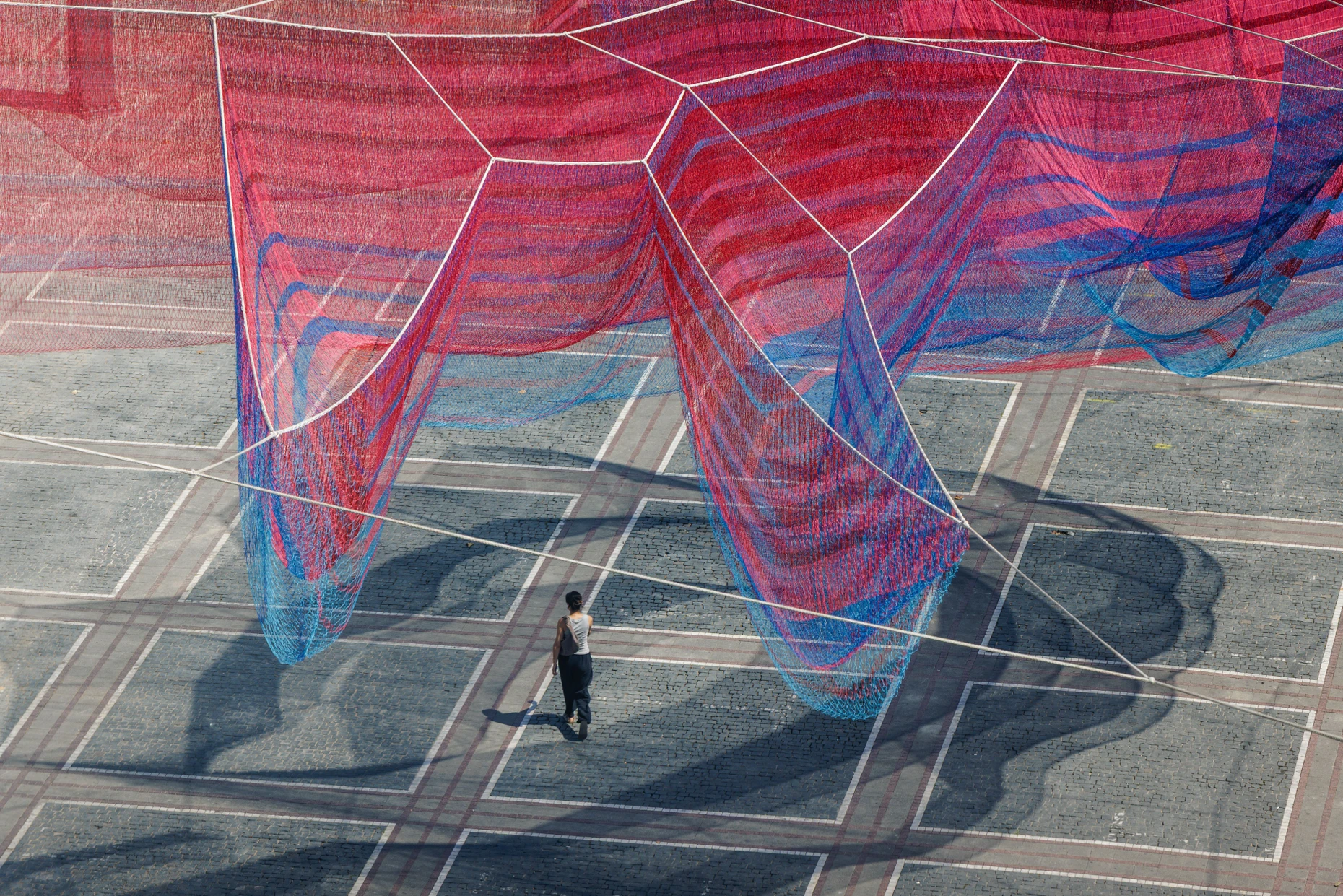 Mensch und Kunstwerk: Passant und „A Sky Full of Hope“