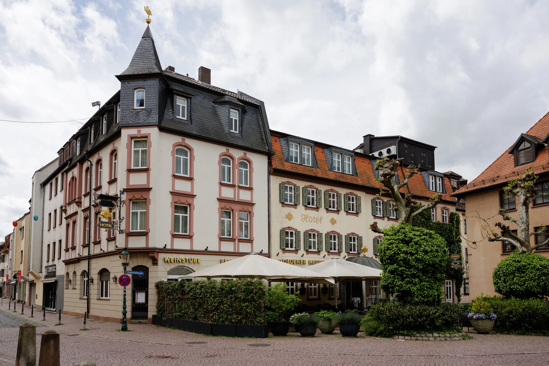 In der Fuldaer Altstadt: das Hotel „Zum Goldenen Karpfen“