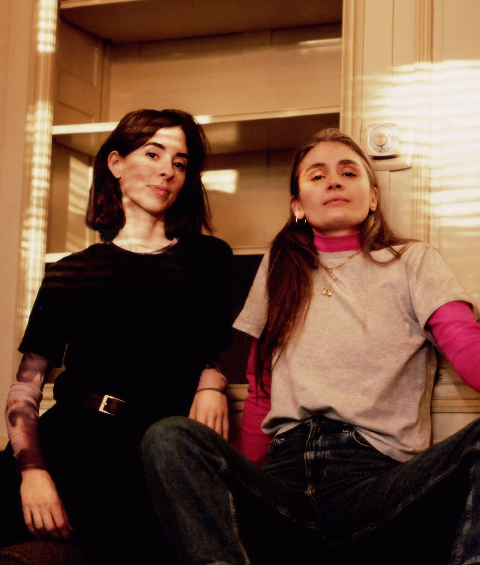 Aber gleich selbst Nonne werden? Lieber nicht: Carmen Urbita und Ana Garriga