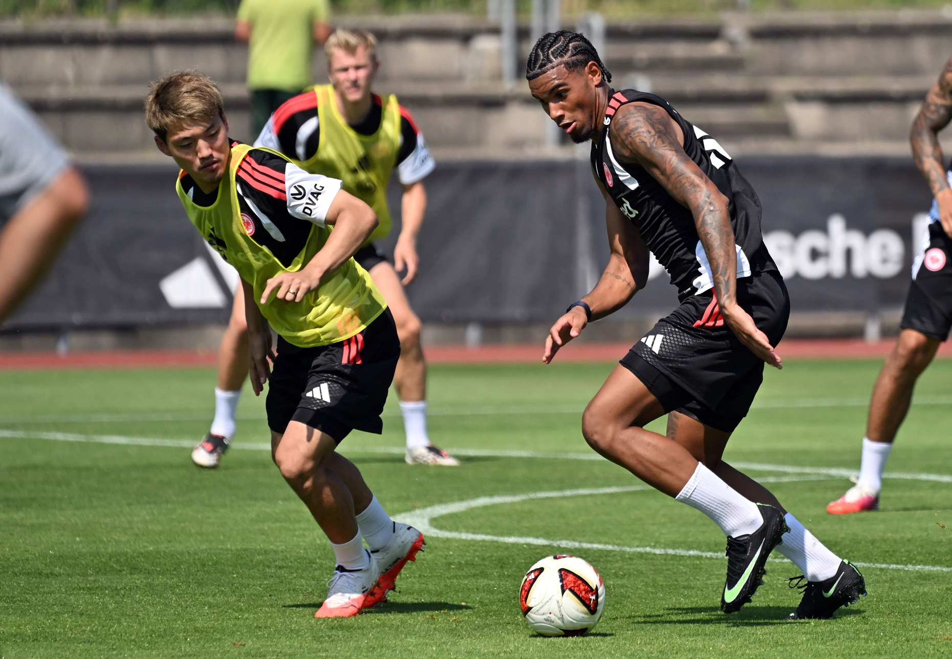 Der Brasilianer Otávio (rechts) ist der erste Neuling in der Defensive.