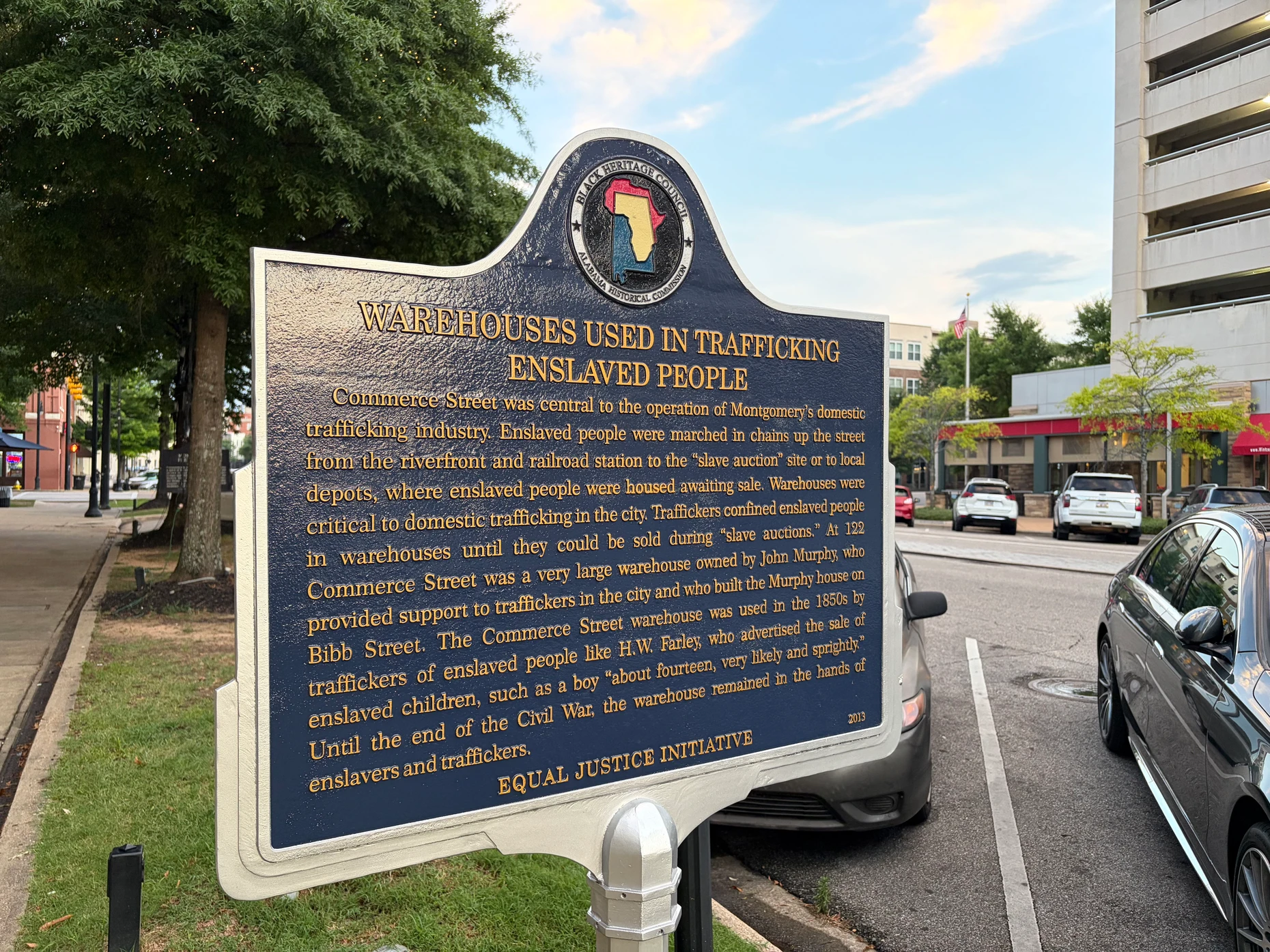 Informationstafel zum Sklavenhandel, die von der "Equal Justice Initiative" in Montgomery aufgestellt wurde