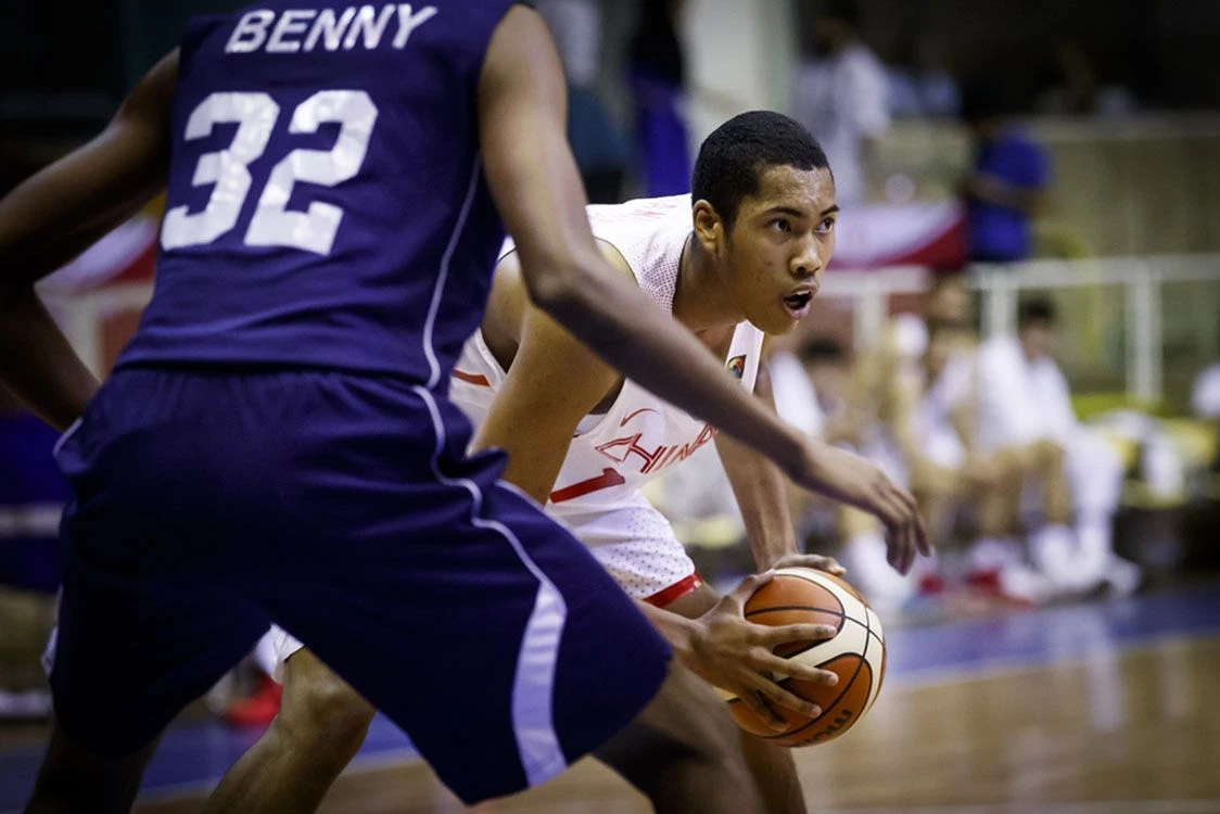 Taruike Jianiyou, geboren 1998 in Peking, spielt seit 2011 für den Basketballverein Beijing Ducks. Seine Mutter stammt aus Peking, sein Vater ist ein US-Amerikaner nigerianischer Herkunft.